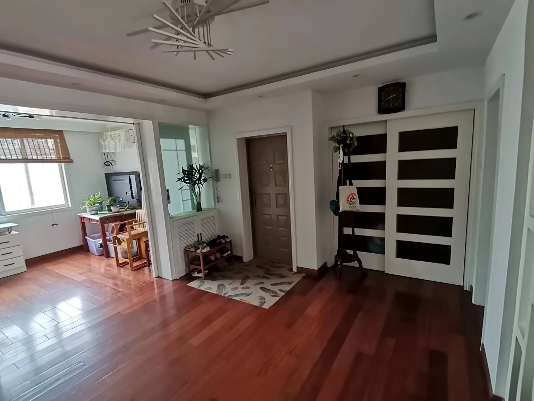 天馨花苑 3室2厅1卫 132m&sup2;
