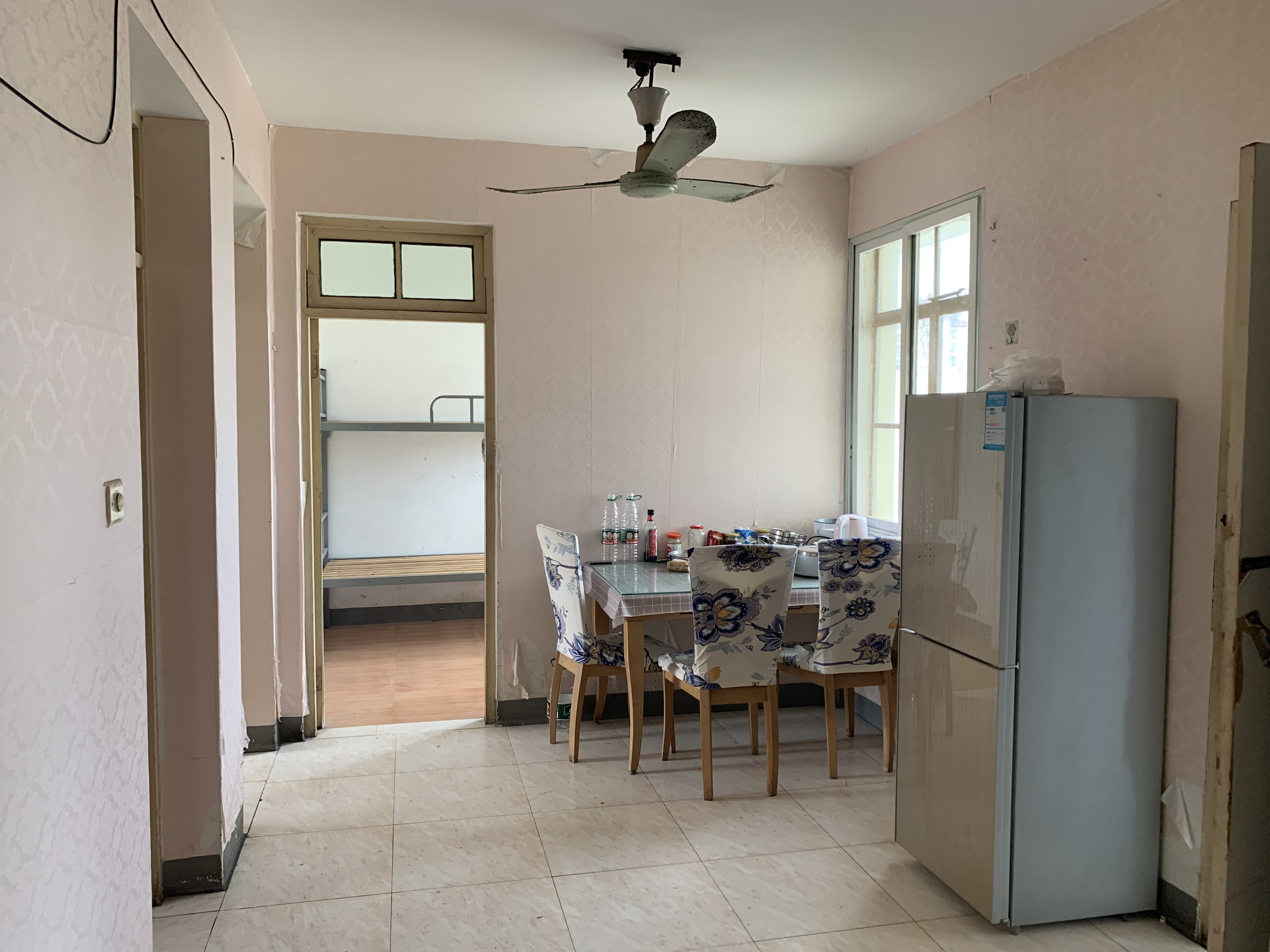 民主新村 3室1厅1卫 71m&sup2;