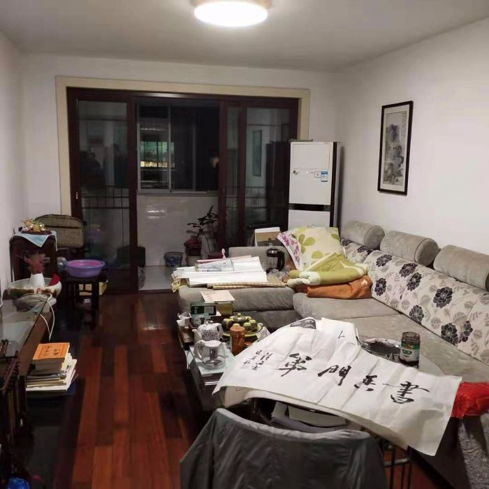 阳光花园 3室2厅1卫 131m&sup2;