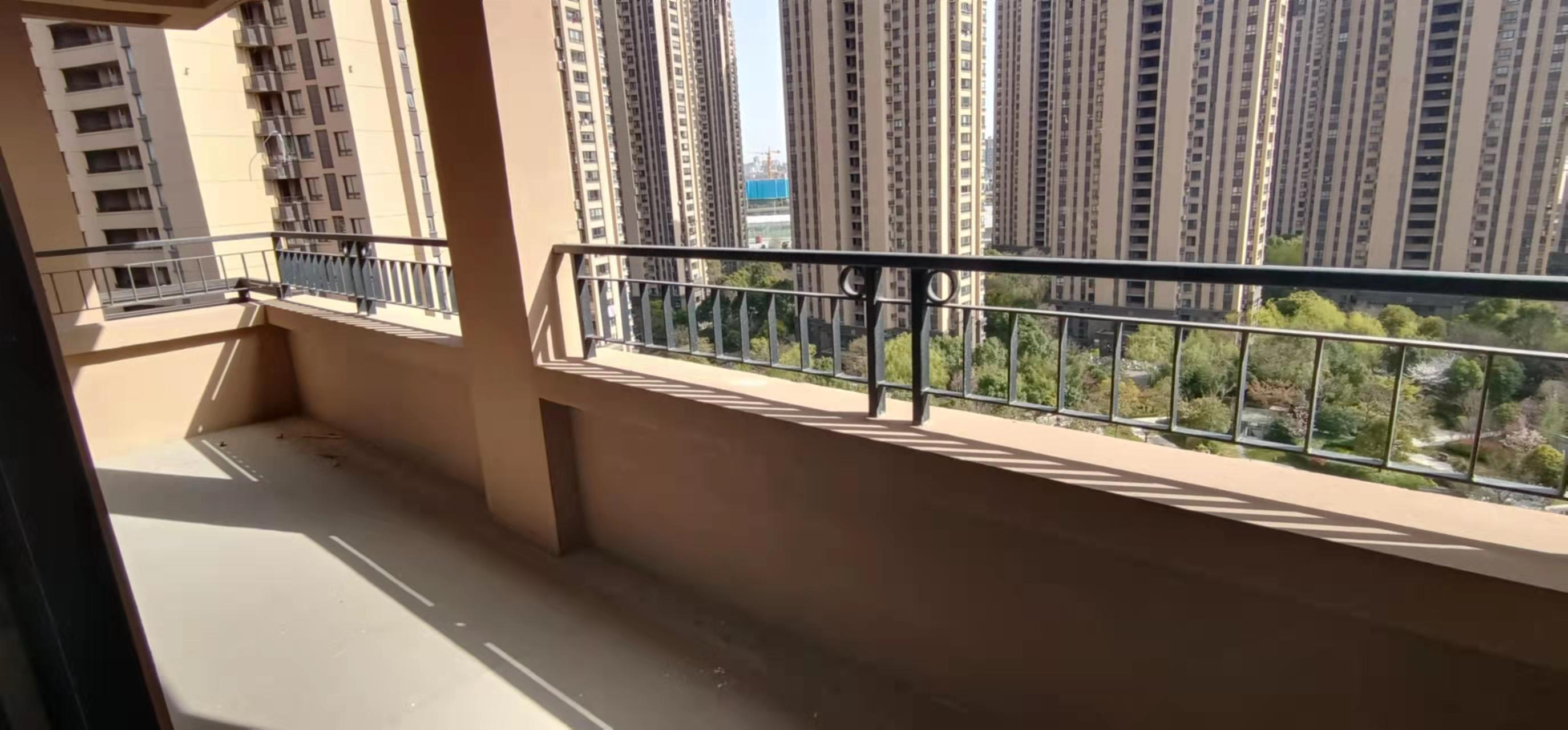 保利香槟国际 4室2厅3卫 150.50m&sup2;
