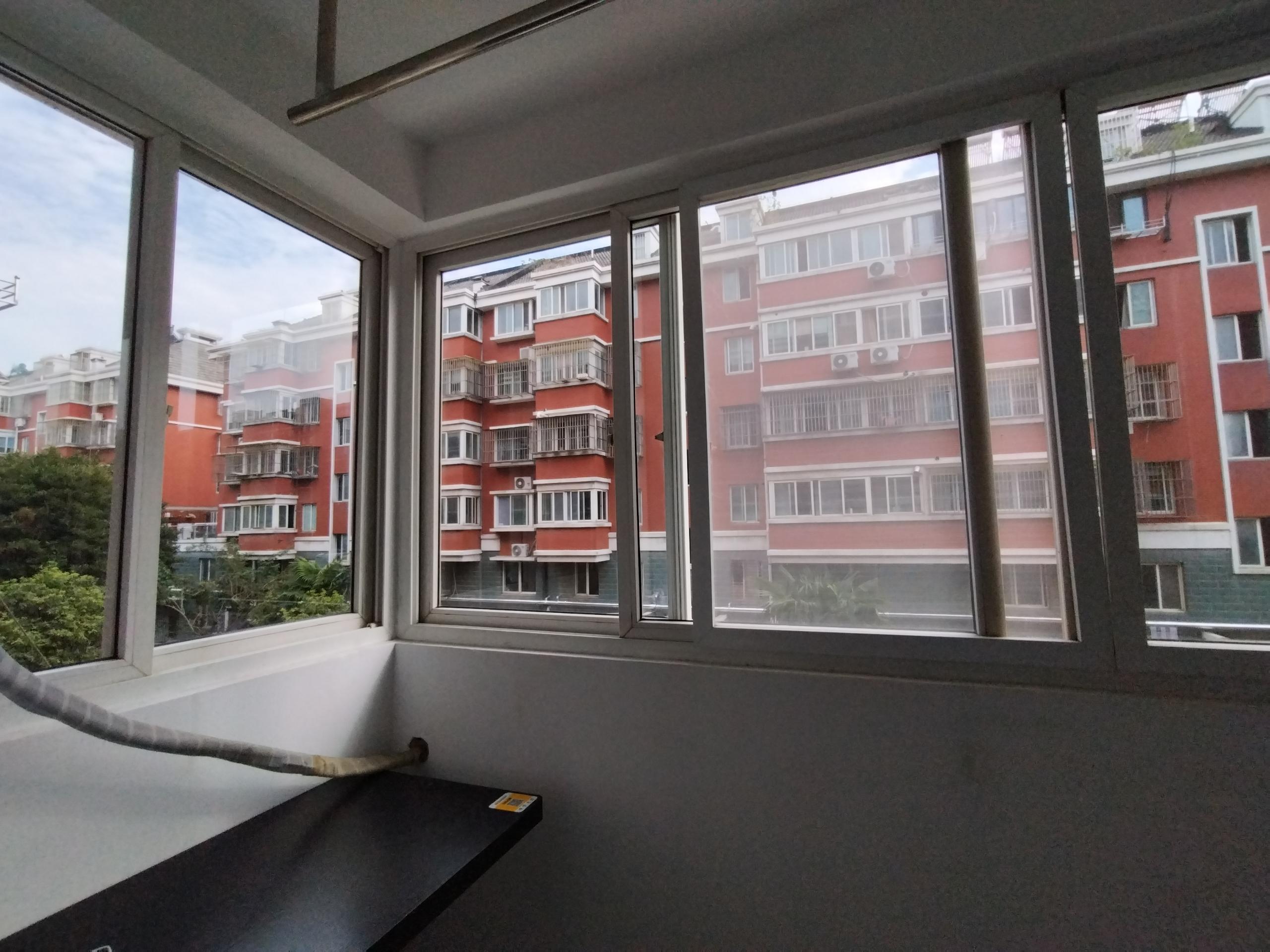 秦灶新村南区 5室1厅2卫 140.00m&sup2;