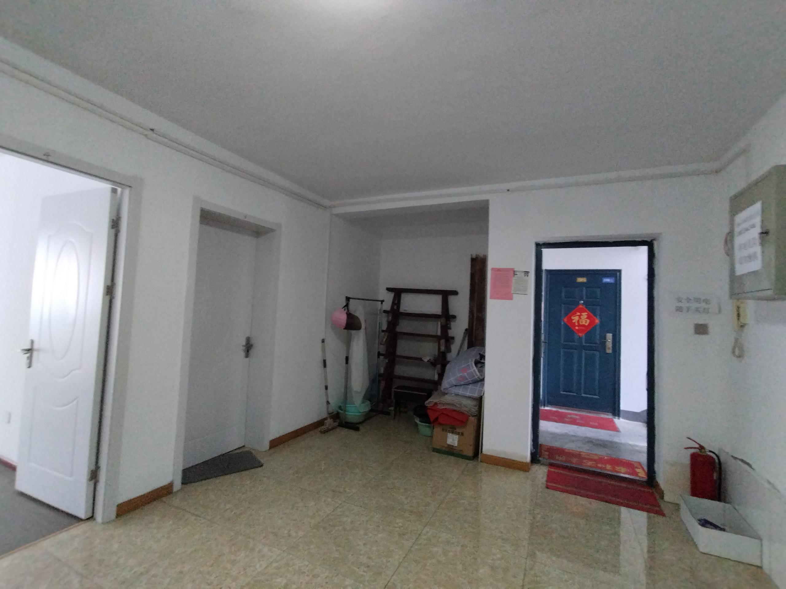 秦灶新村南区 5室1厅2卫 140.00m&sup2;