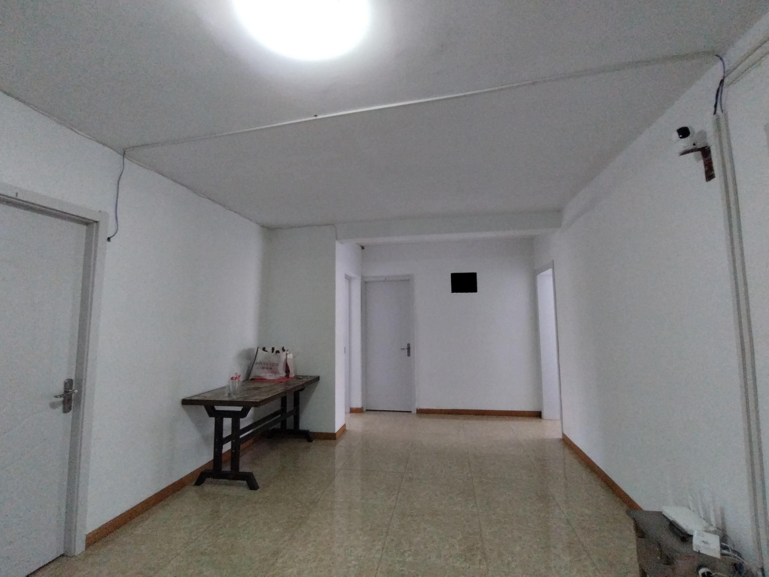 秦灶新村南区 5室1厅2卫 140.00m&sup2;