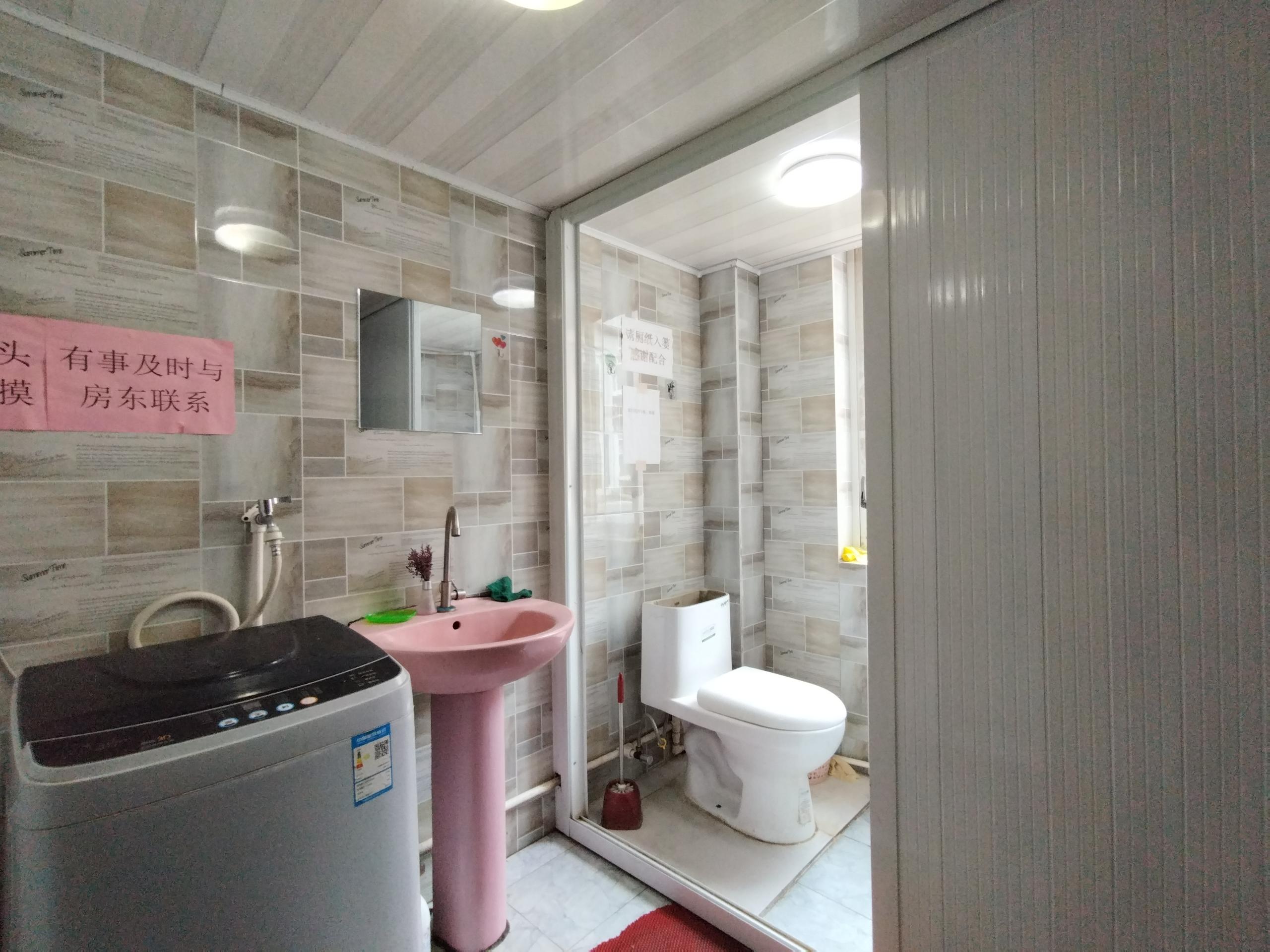 秦灶新村南区 5室1厅2卫 140.00m&sup2;