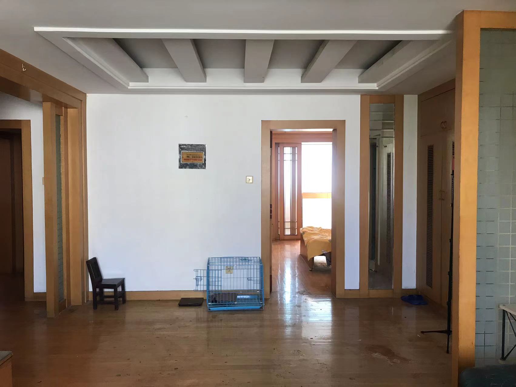 外滩小区 3室2厅1卫 125.00m&sup2;
