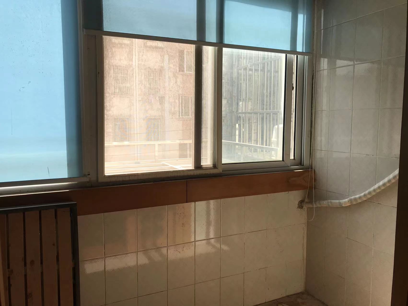 外滩小区 3室2厅1卫 125.00m&sup2;