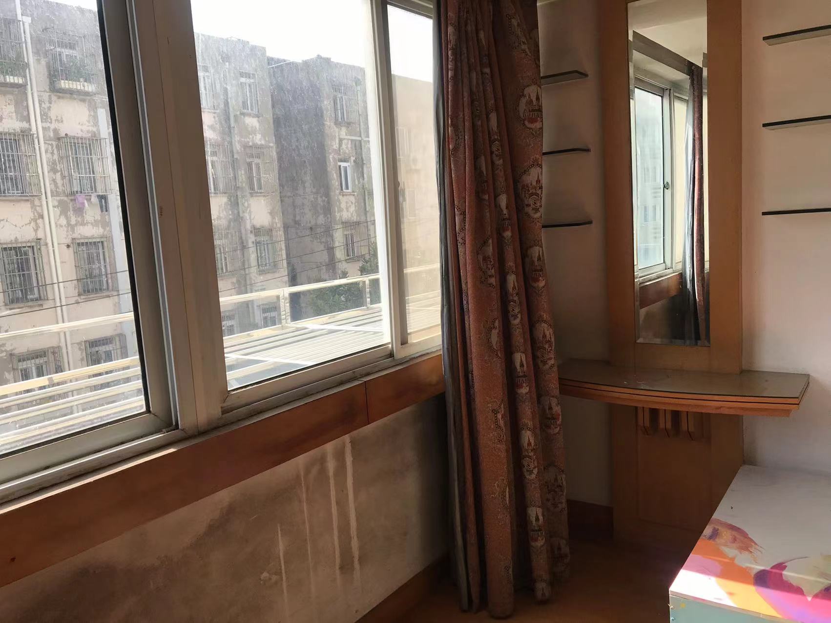 外滩小区 3室2厅1卫 125.00m&sup2;