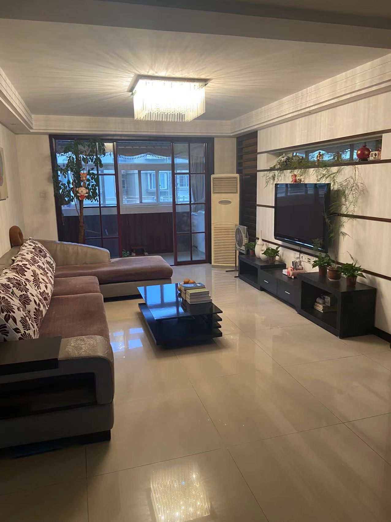 春晖花园 3室2厅2卫 121.5m&sup2;