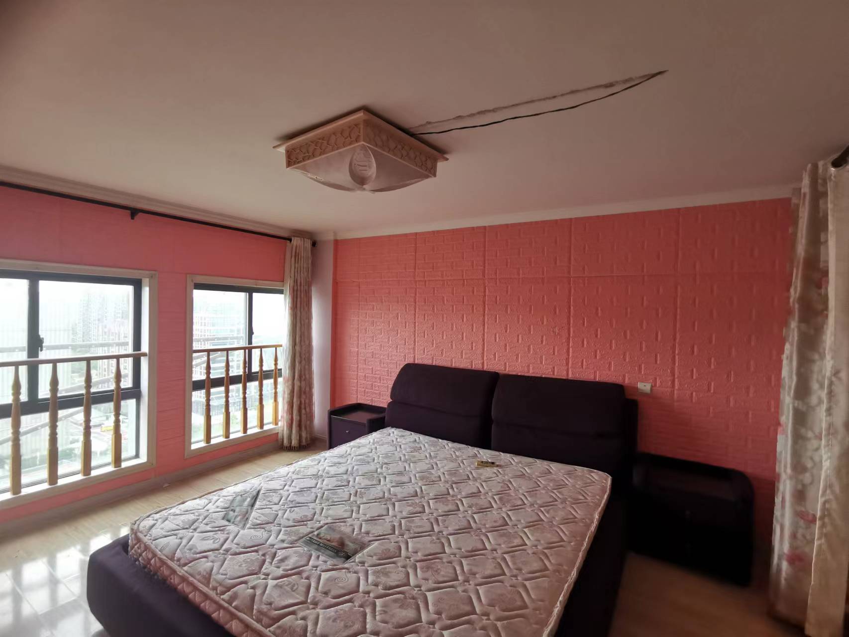 鸿运大厦 2室1厅1卫 69.5m&sup2;