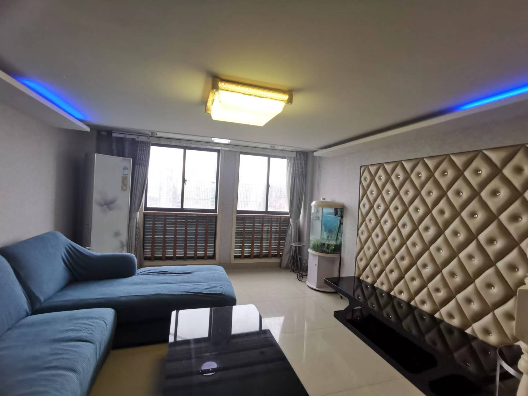 鸿运大厦 2室1厅1卫 69.5m&sup2;