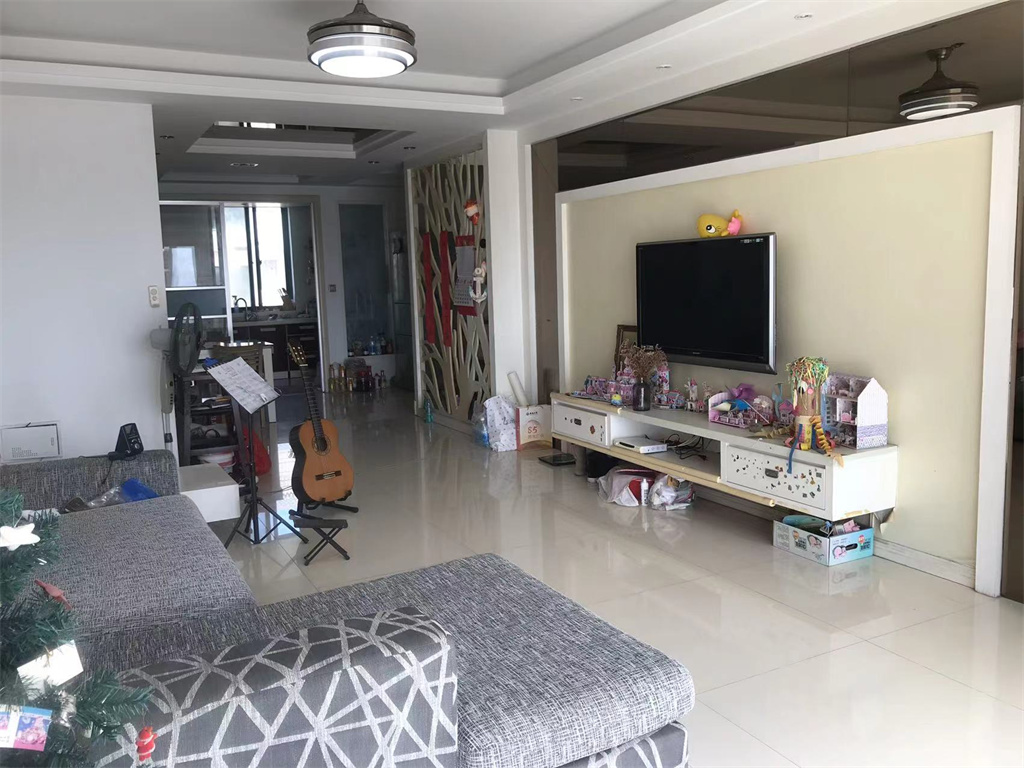 青青家园 4室2厅3卫 202.00m&sup2;