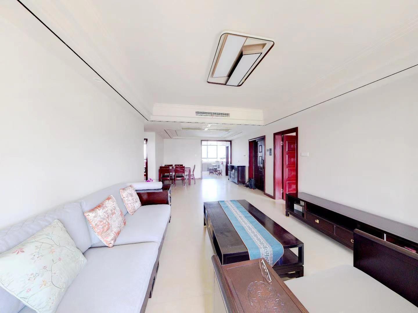 新城小区 5室2厅2卫 208.26m&sup2;