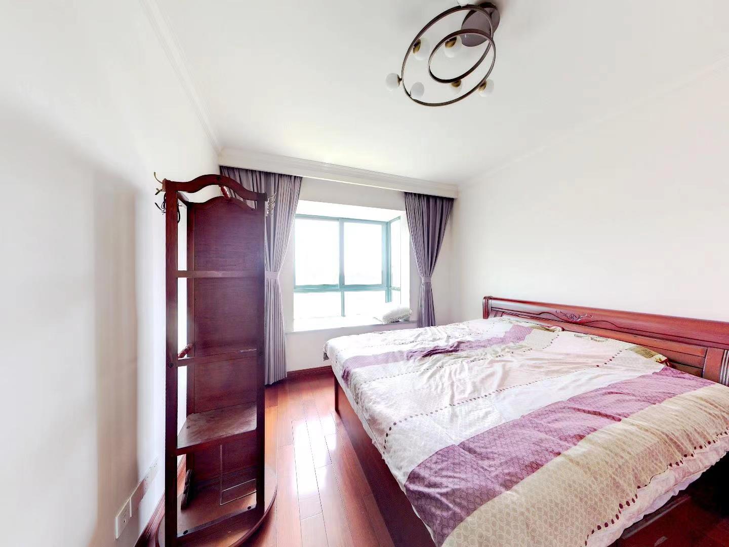 新城小区 5室2厅2卫 208.26m&sup2;