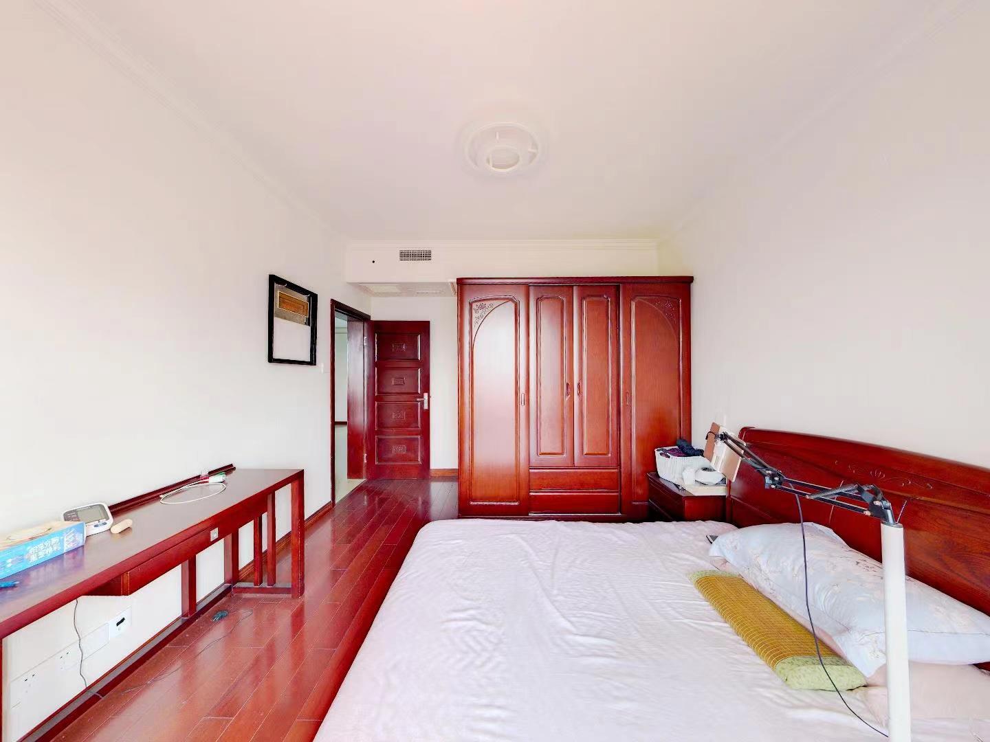 新城小区 5室2厅2卫 208.26m&sup2;
