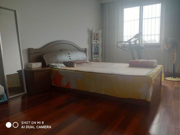 莲花苑 4室3厅2卫 165m&sup2;
