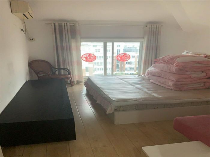 天润家园 5室3厅2卫 180m&sup2;