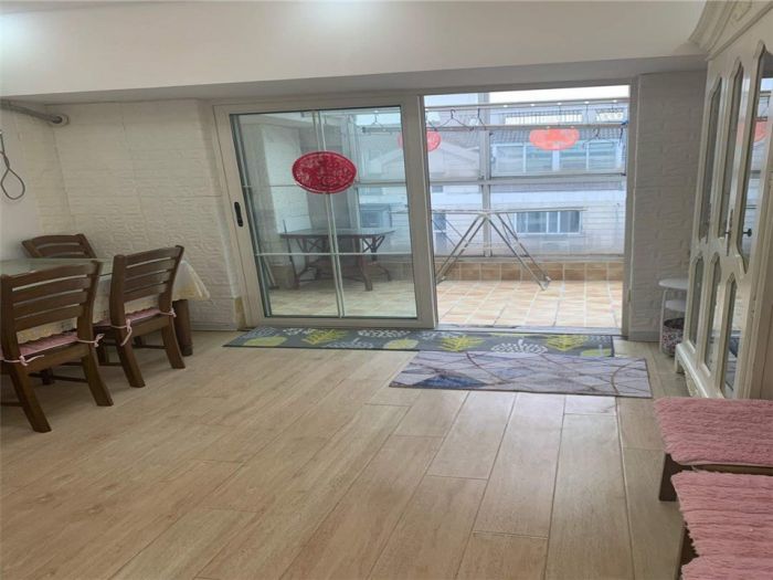 天润家园 5室3厅2卫 180m&sup2;