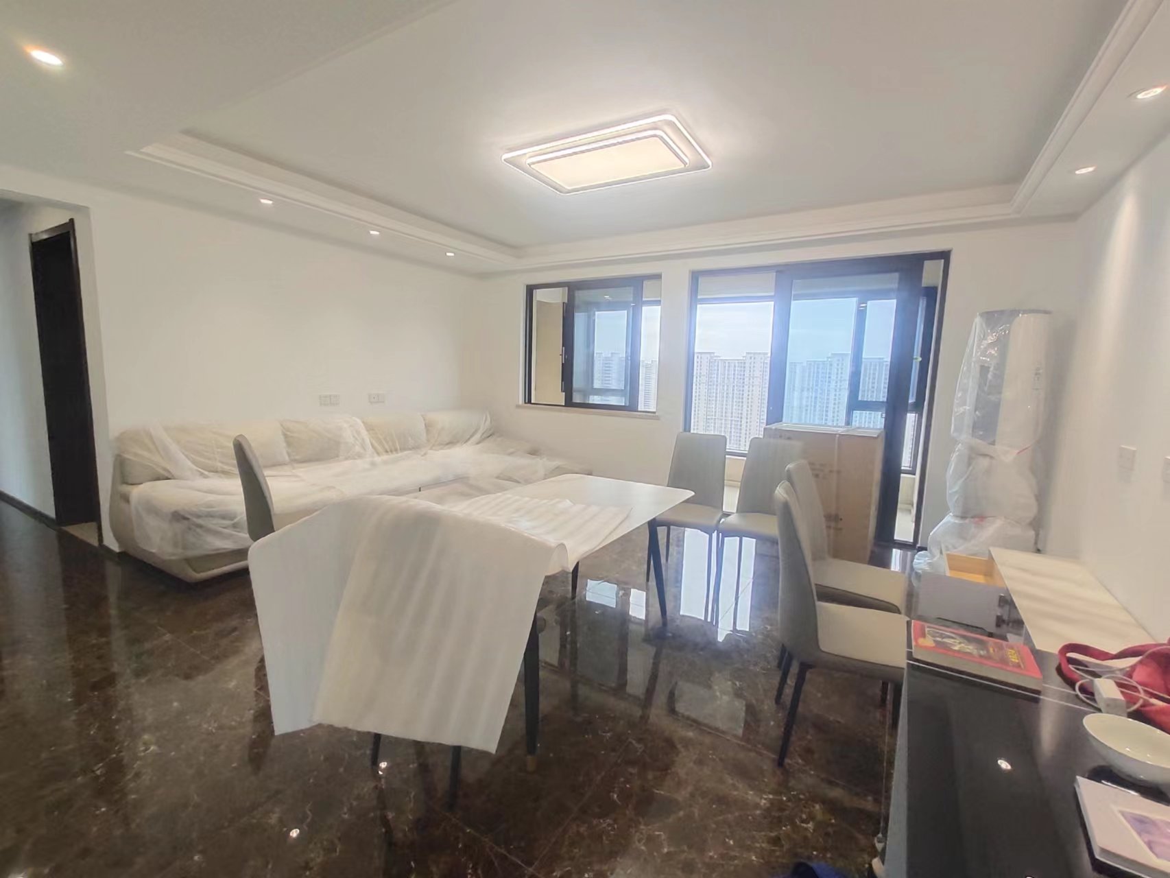 云樾东方 3室2厅2卫 135m&sup2;