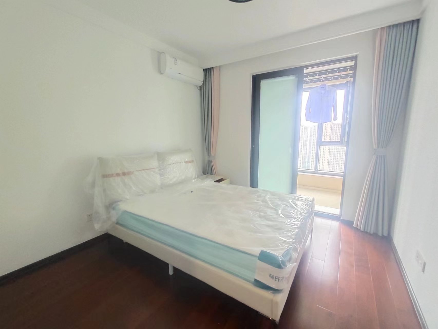 云樾东方 3室2厅2卫 135m&sup2;