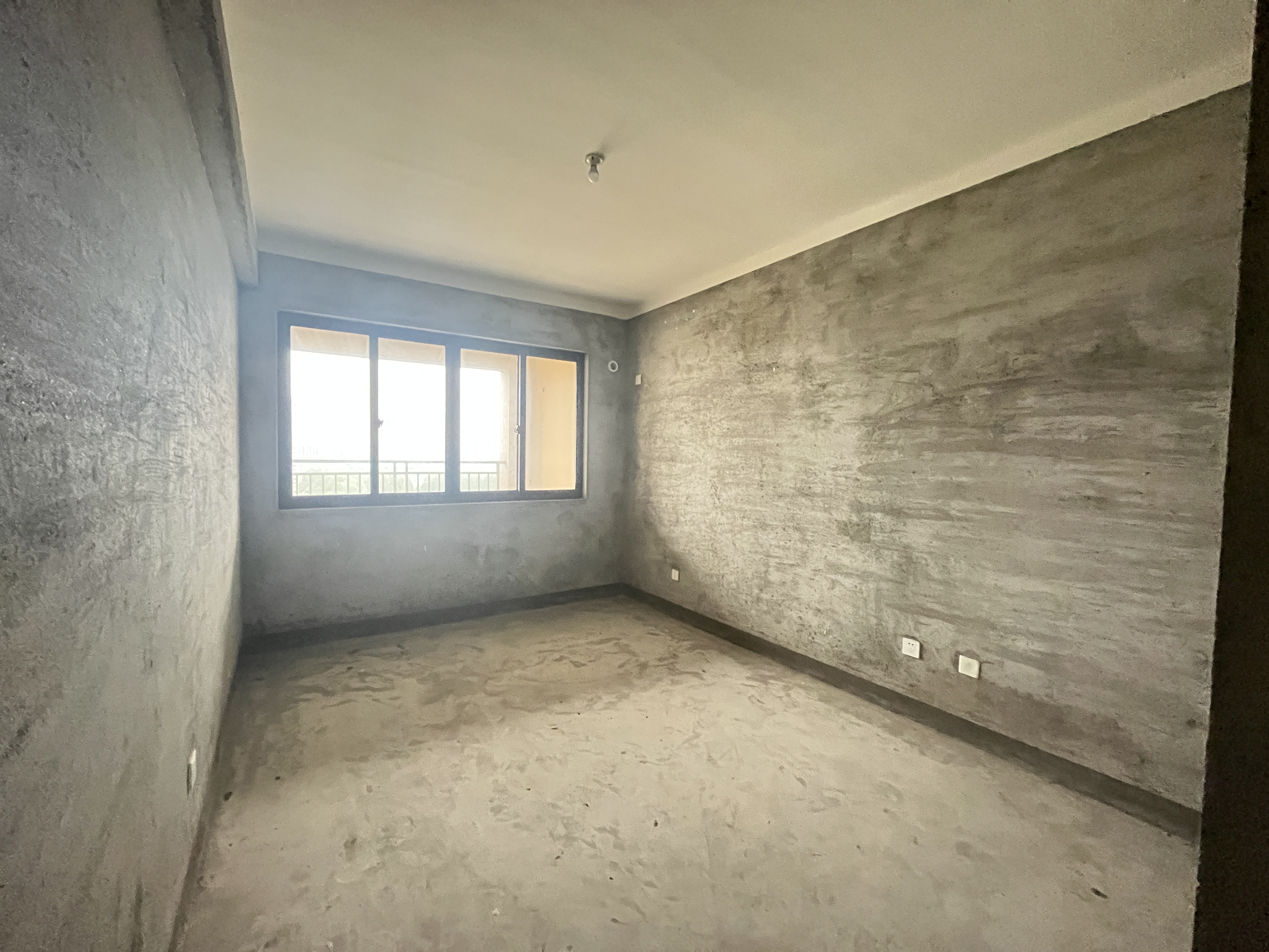 华强城 4室2厅2卫 158m&sup2;