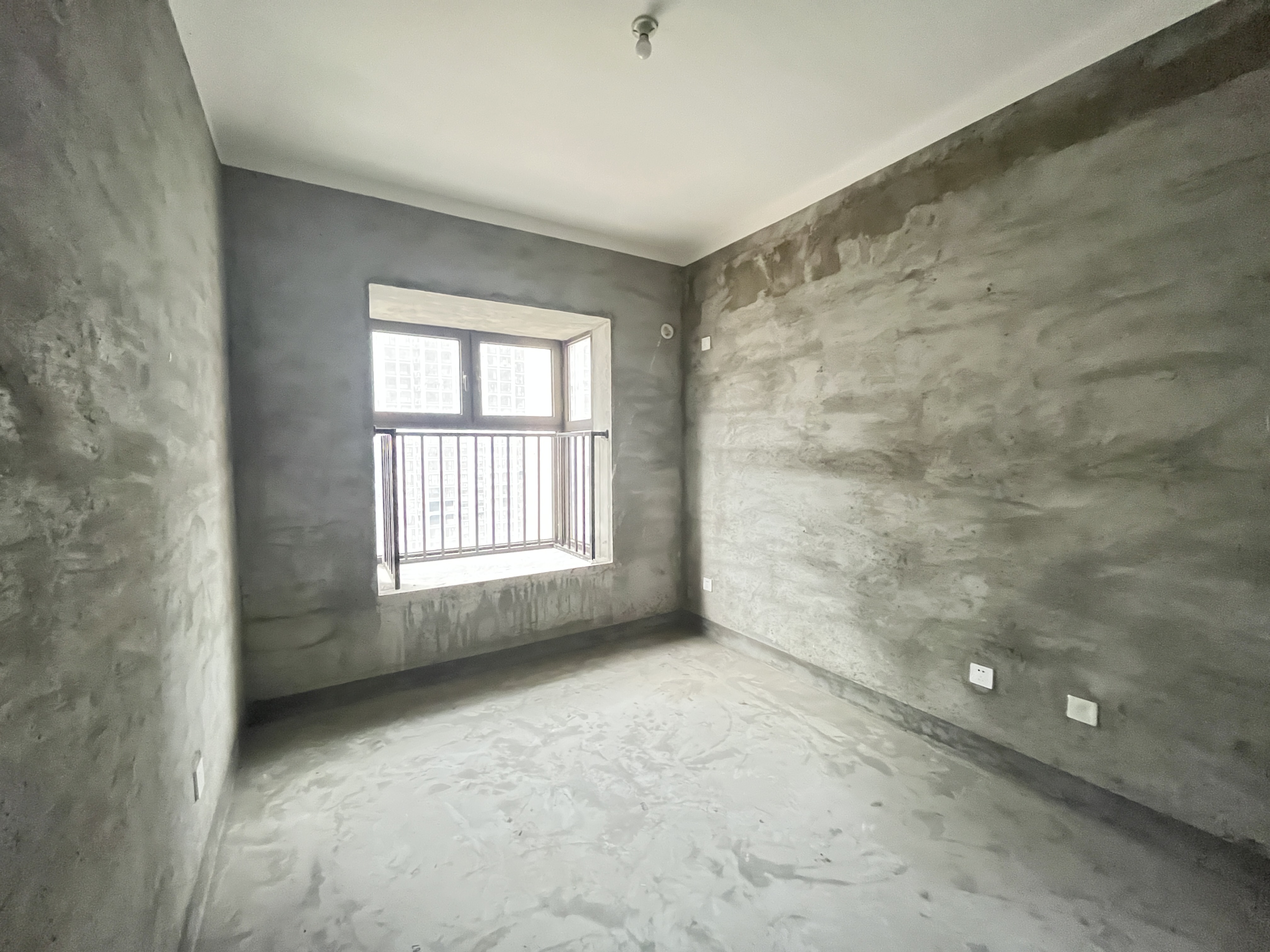 华强城 4室2厅2卫 158m&sup2;