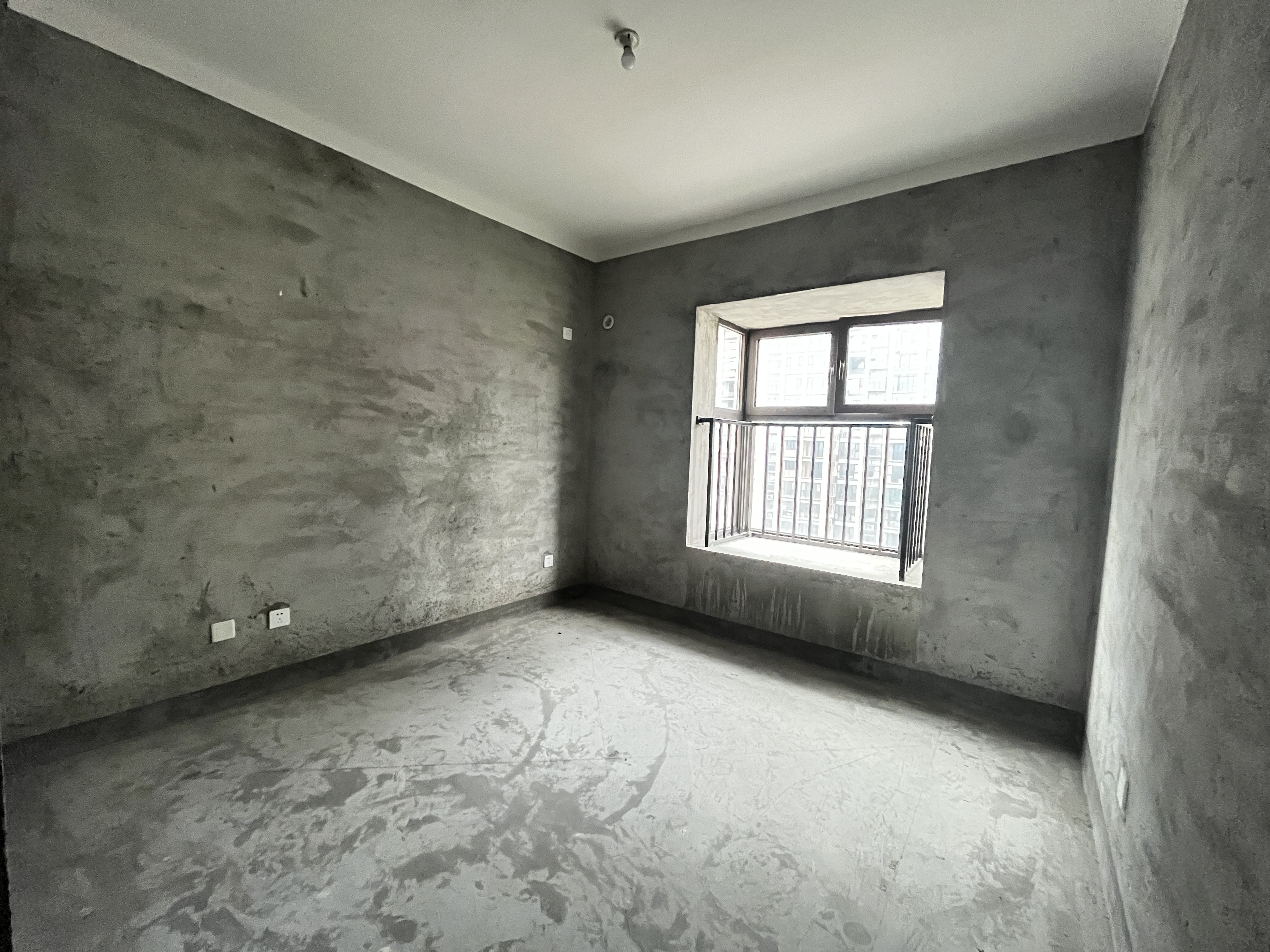 华强城 4室2厅2卫 158m&sup2;