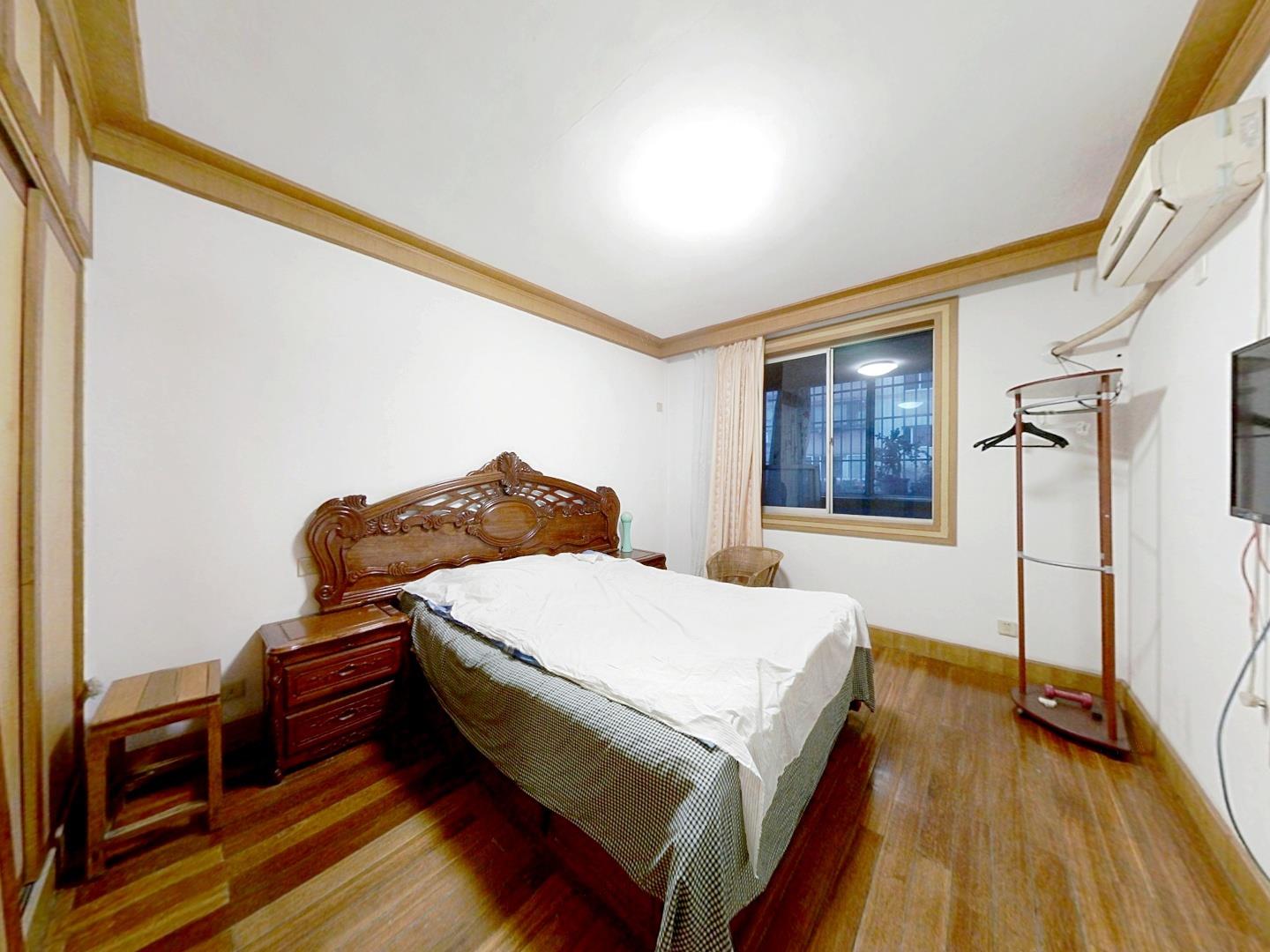 华侨花苑 3室2厅2卫 131.90m&sup2;
