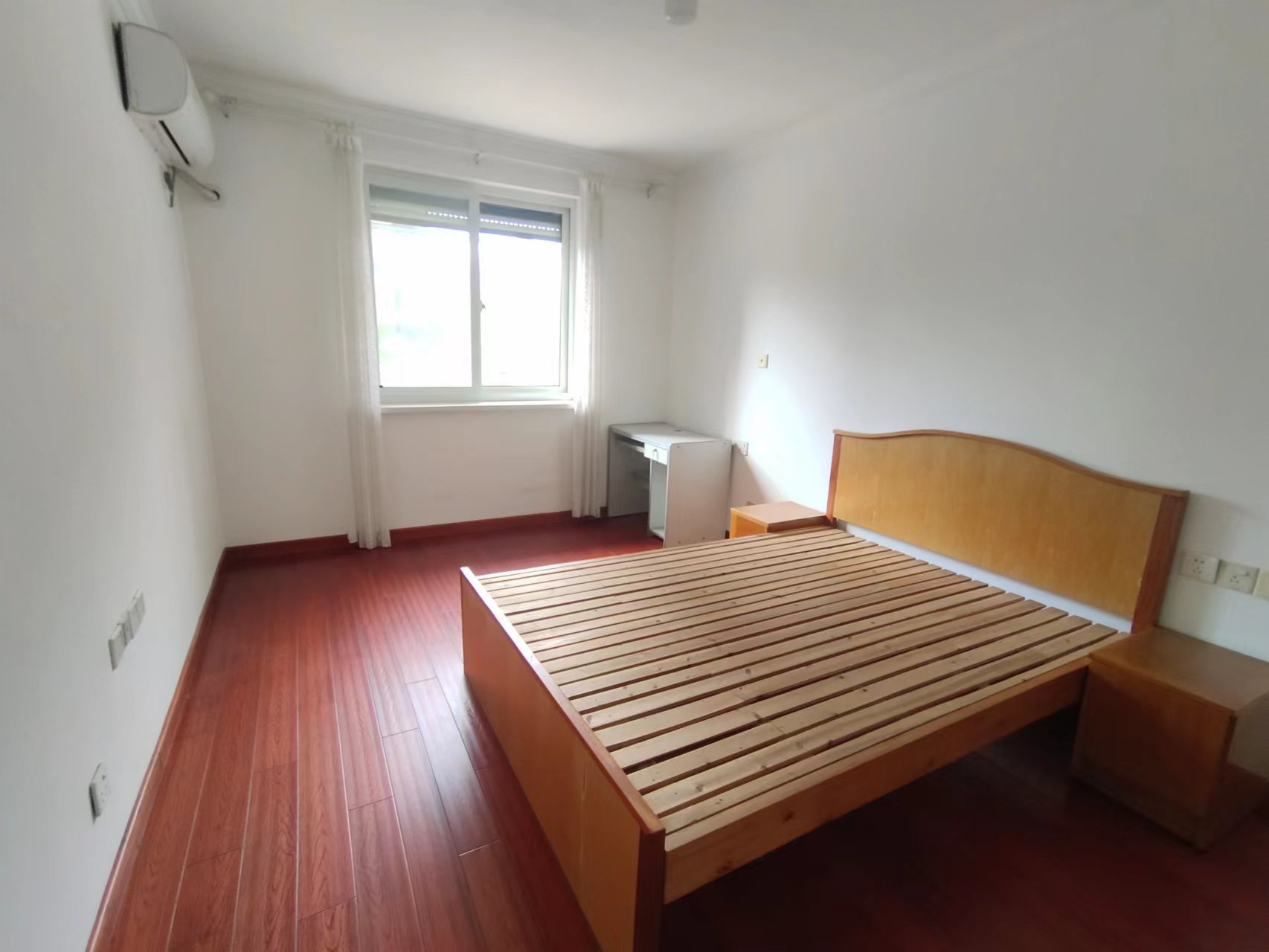 三里墩花苑 3室2厅1卫 137m&sup2;