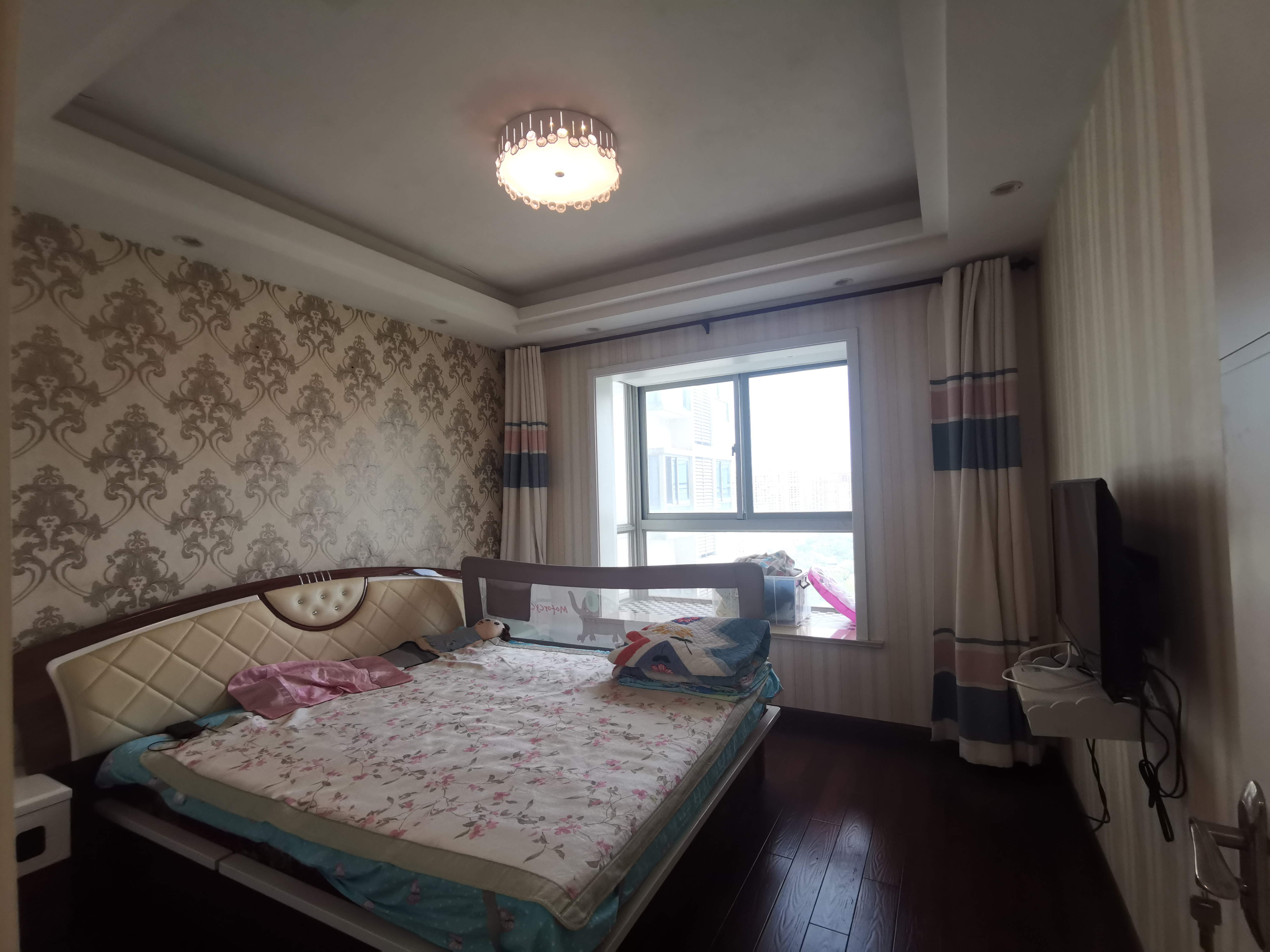 润华国际中心 3室2厅2卫 137.00m&sup2;