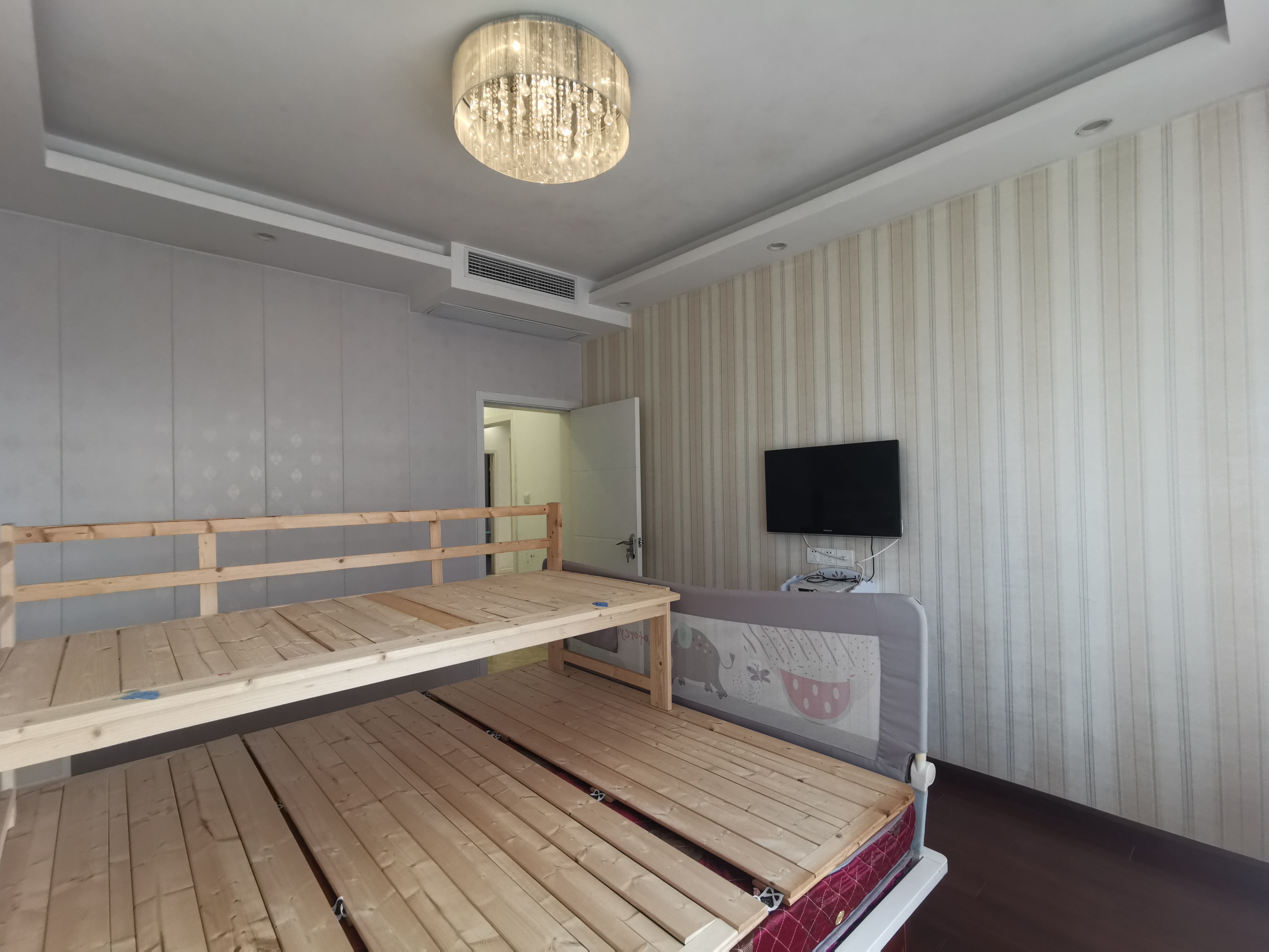 润华国际中心 3室2厅2卫 137.00m&sup2;