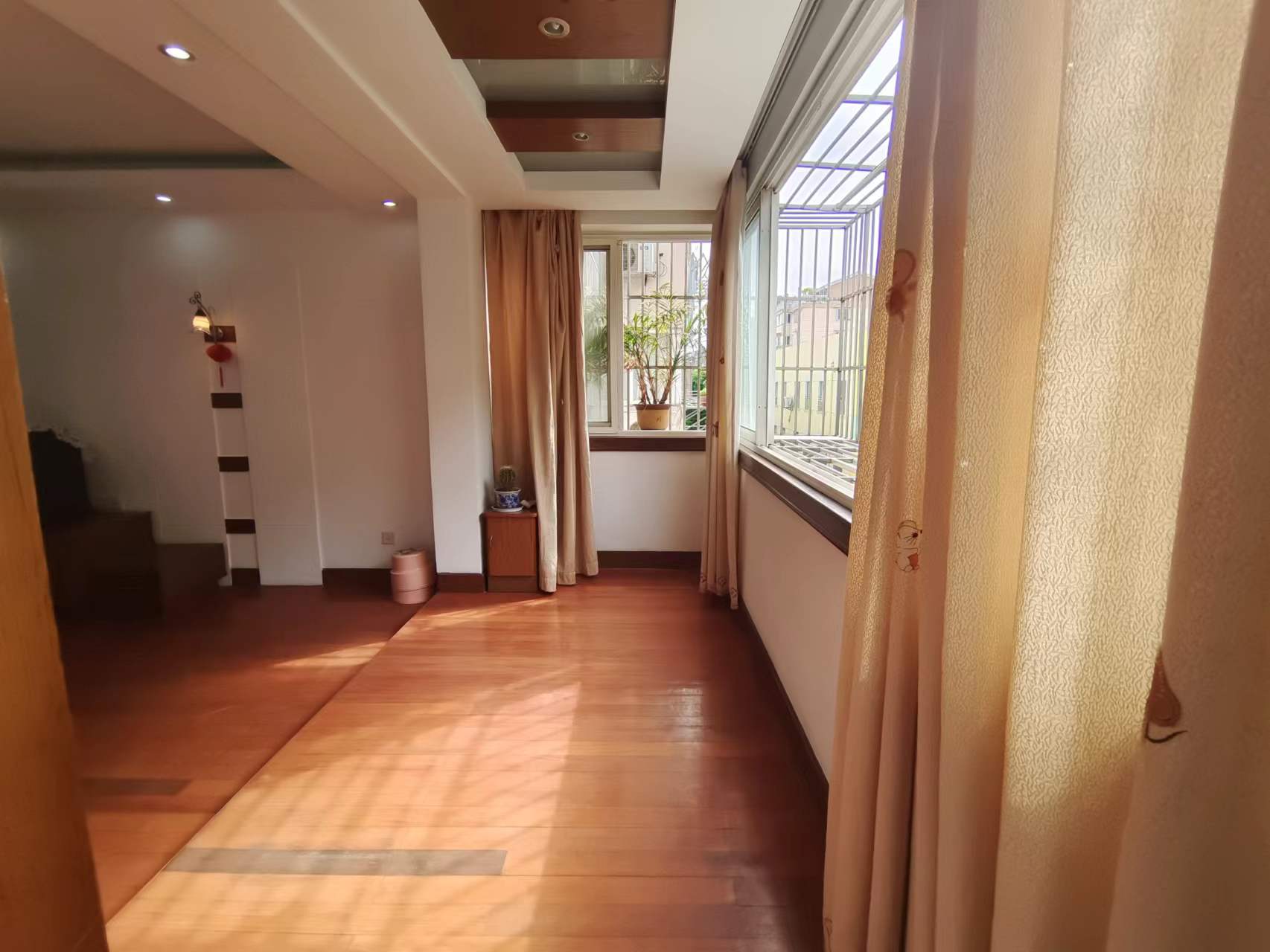 黎明花园 3室2厅1卫 130.00m&sup2;