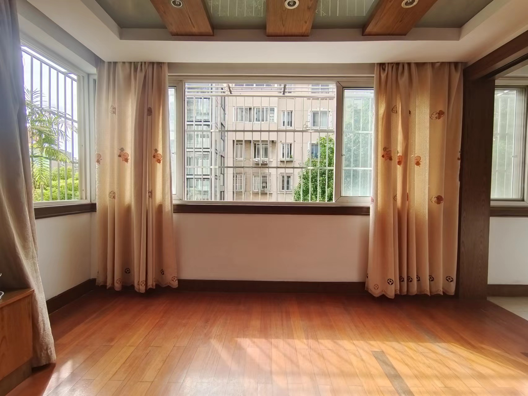 黎明花园 3室2厅1卫 130.00m&sup2;