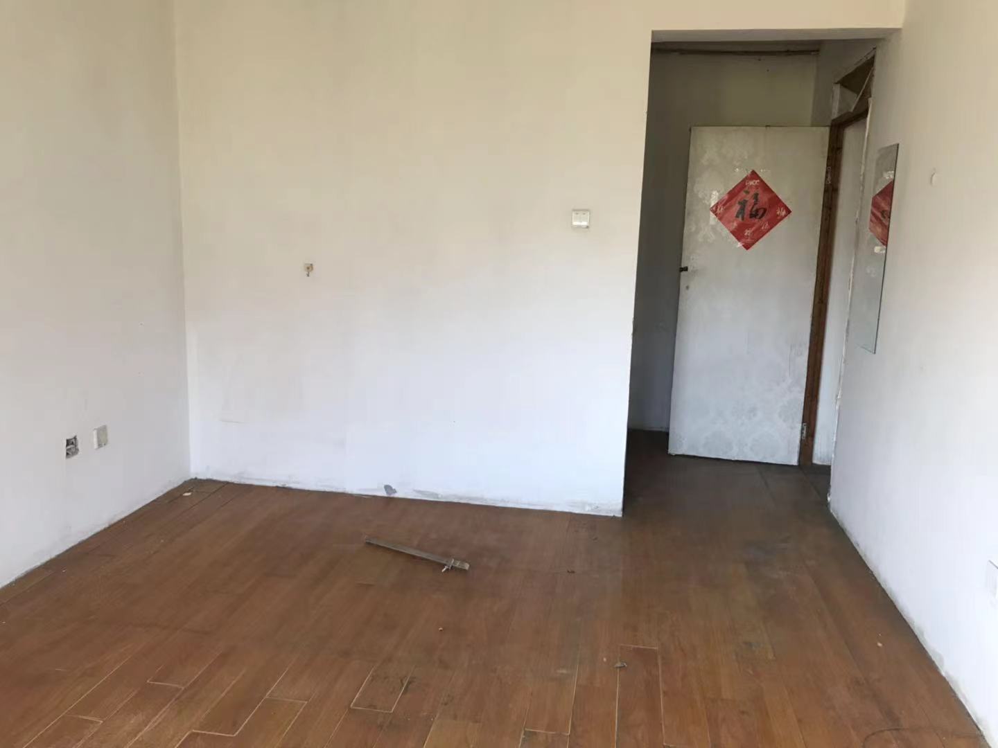 外滩小区 3室1厅1卫 131m&sup2;