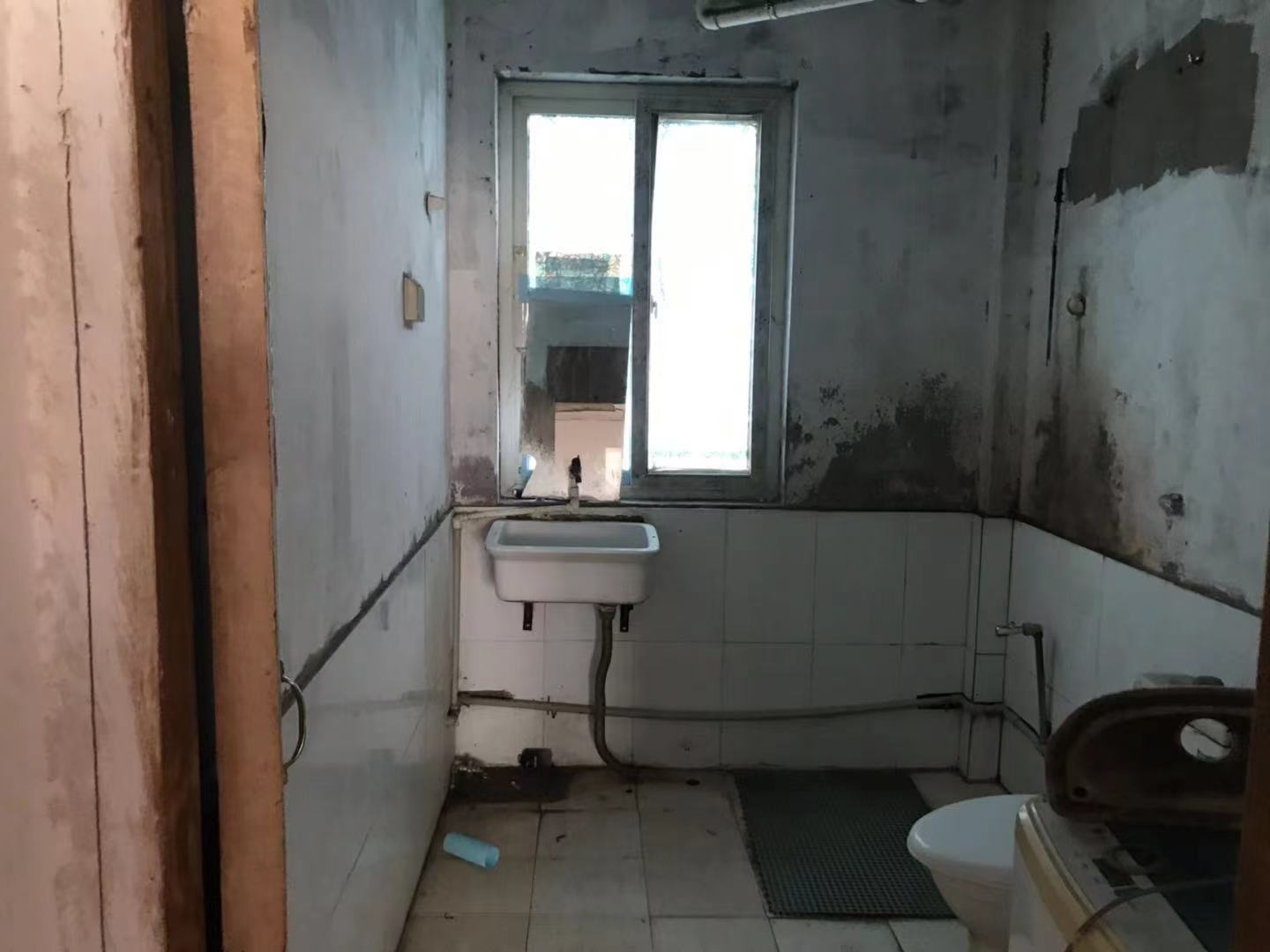 外滩小区 3室1厅1卫 131m&sup2;