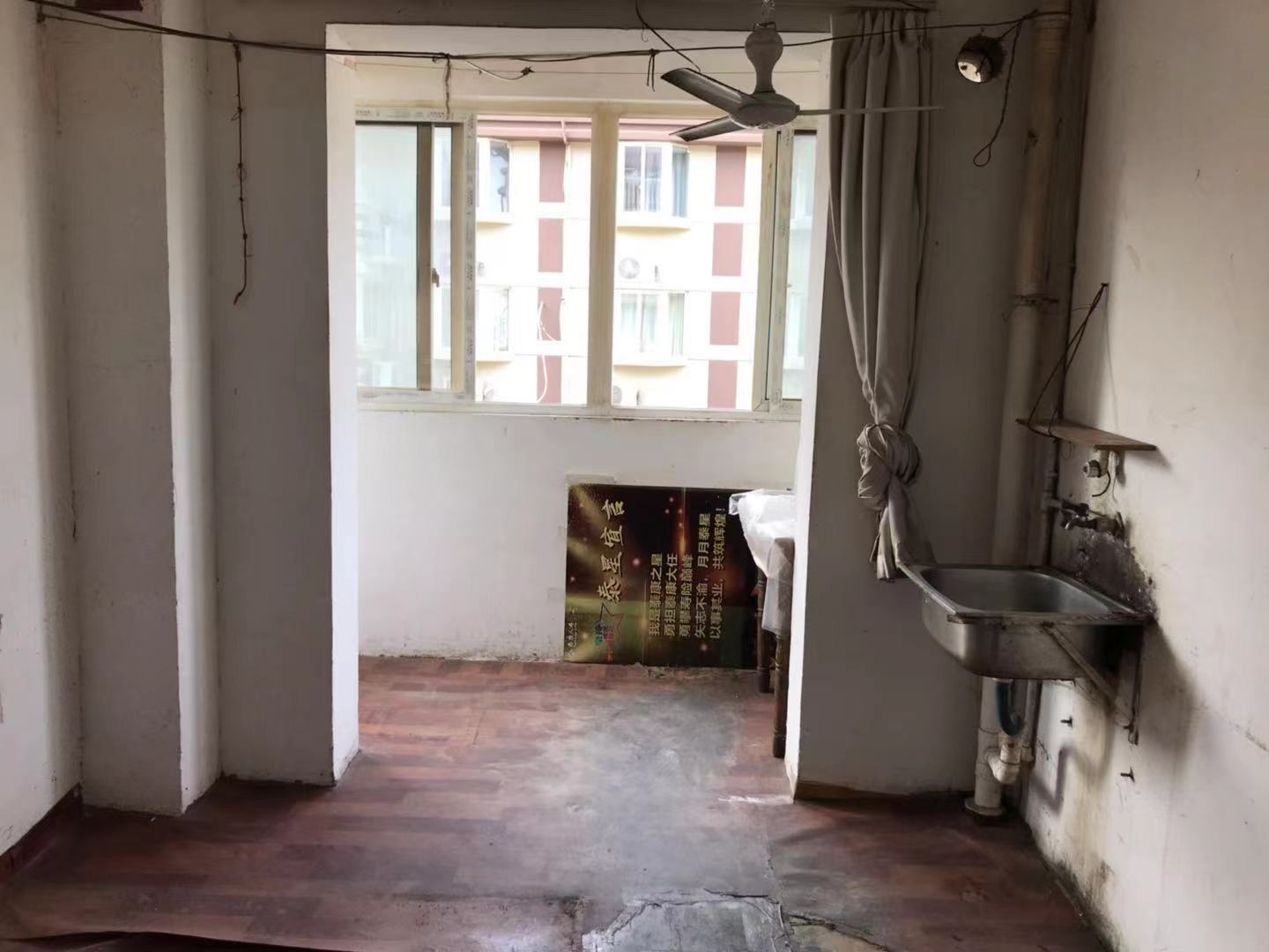 外滩小区 3室1厅1卫 131m&sup2;