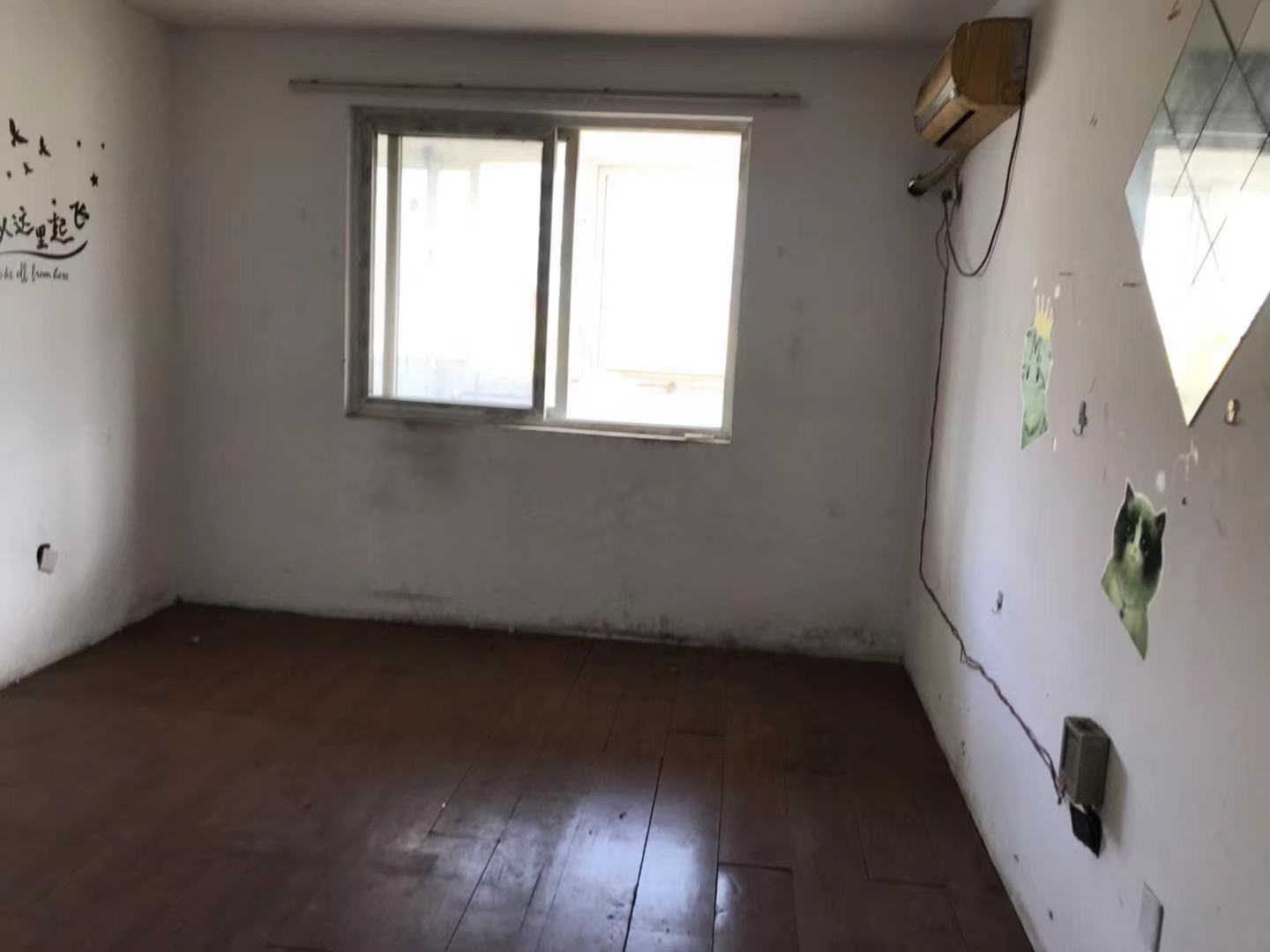 外滩小区 3室1厅1卫 131m&sup2;