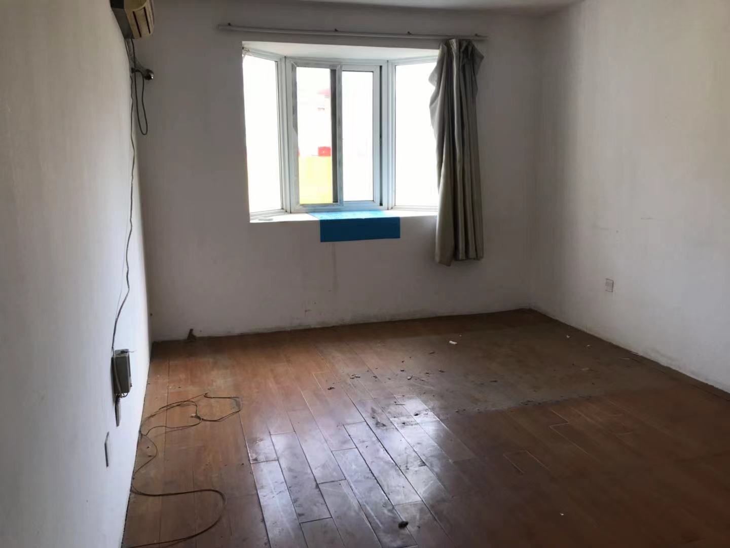 外滩小区 3室1厅1卫 131m&sup2;