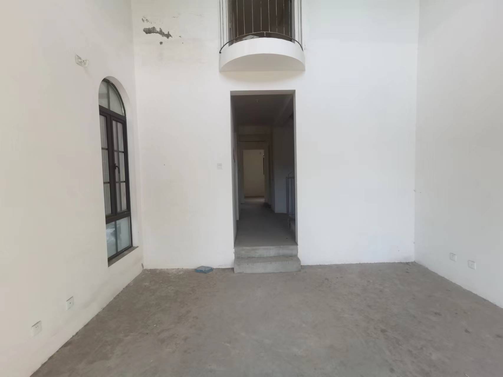 罗福宫 4室2厅3卫 273m&sup2;