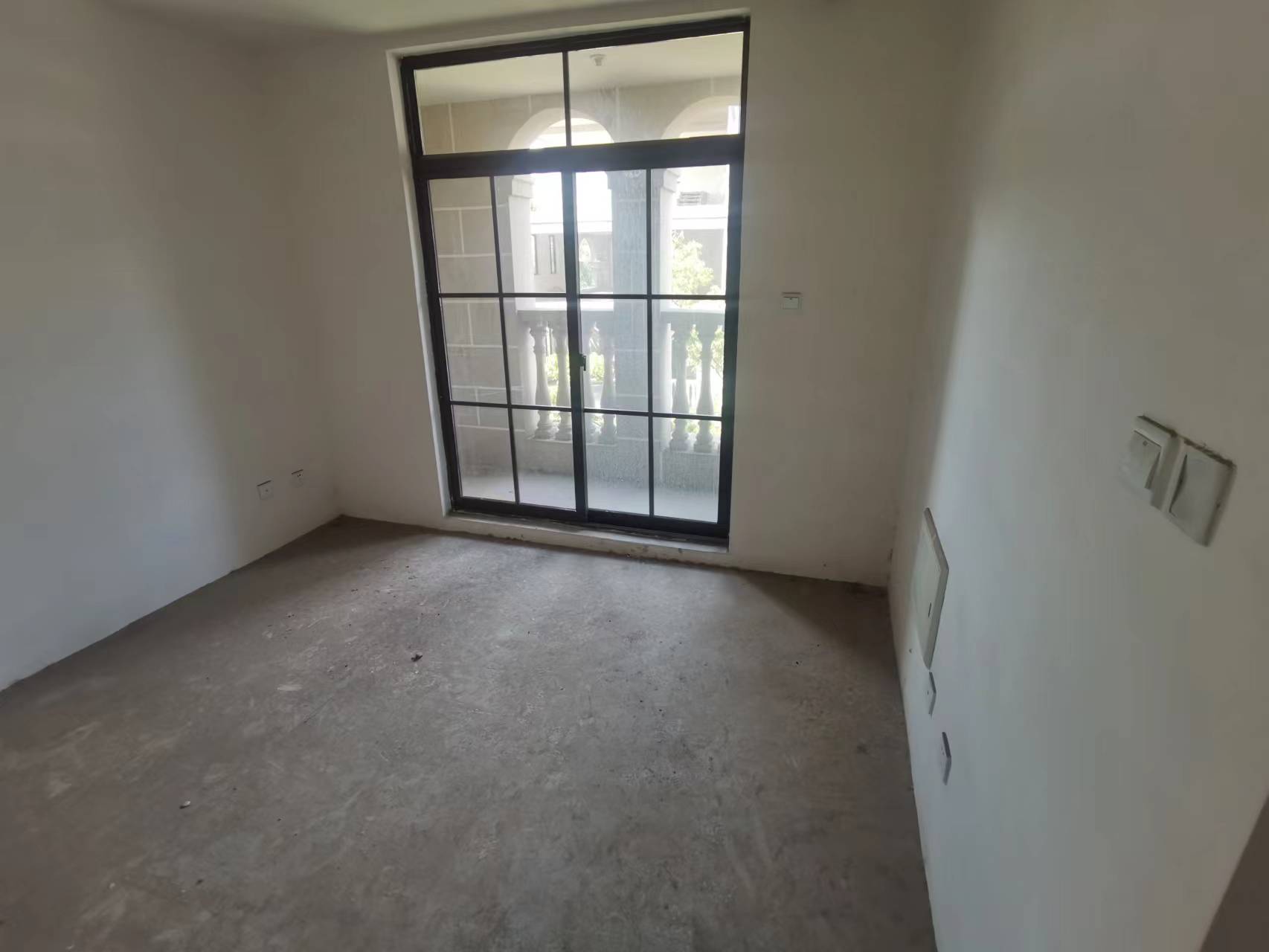 罗福宫 4室2厅3卫 273m&sup2;