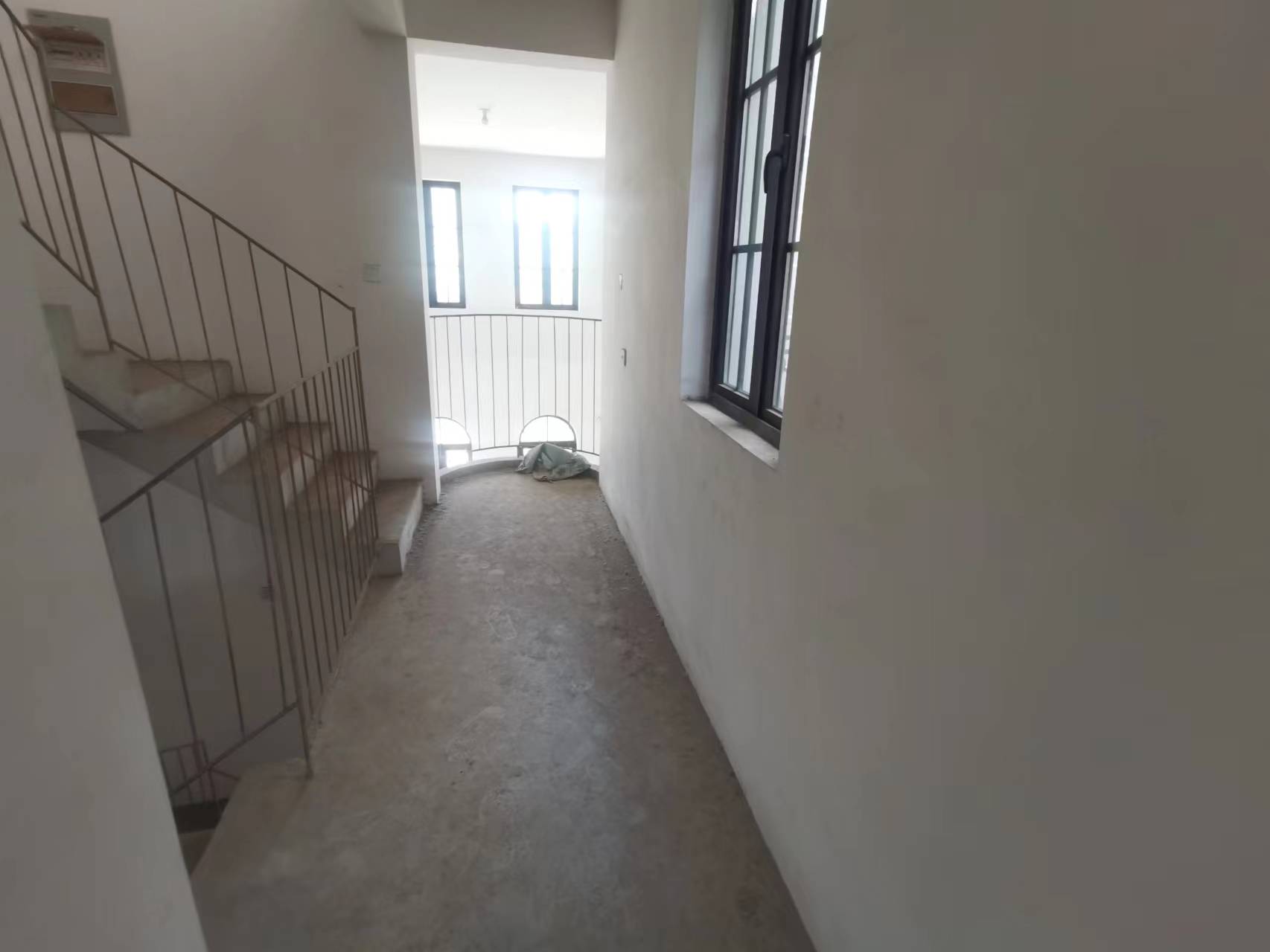 罗福宫 4室2厅3卫 273m&sup2;