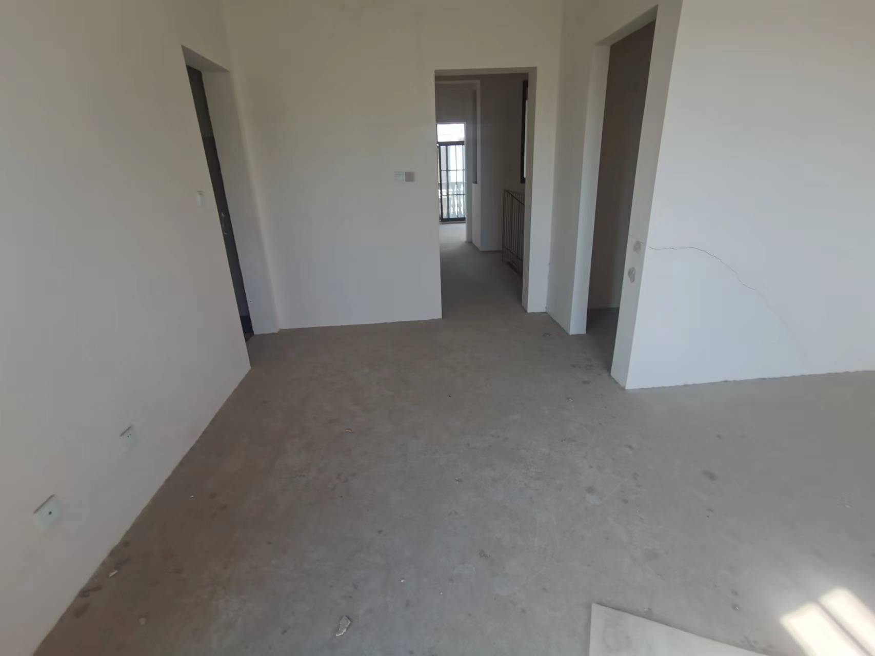 罗福宫 4室2厅3卫 273m&sup2;