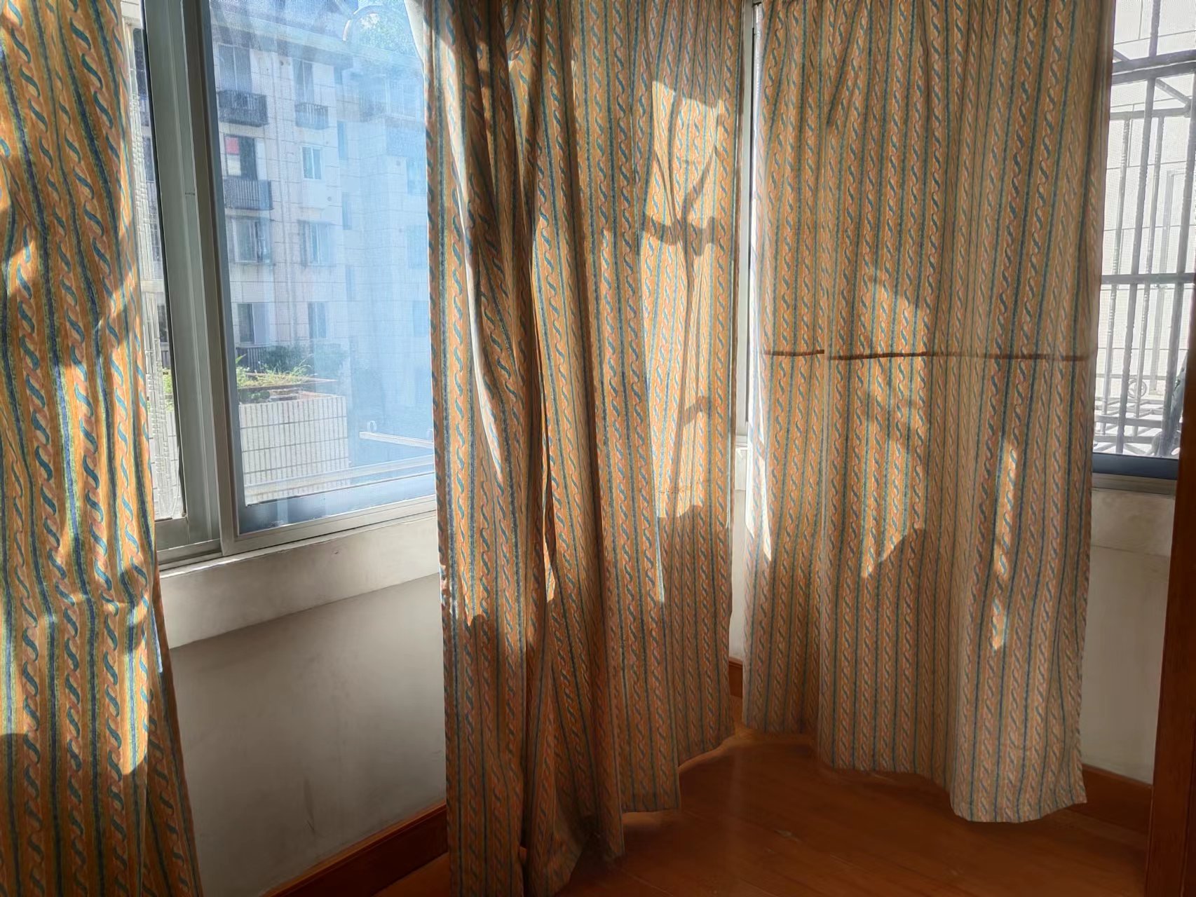 华威园 3室2厅1卫 90m&sup2;