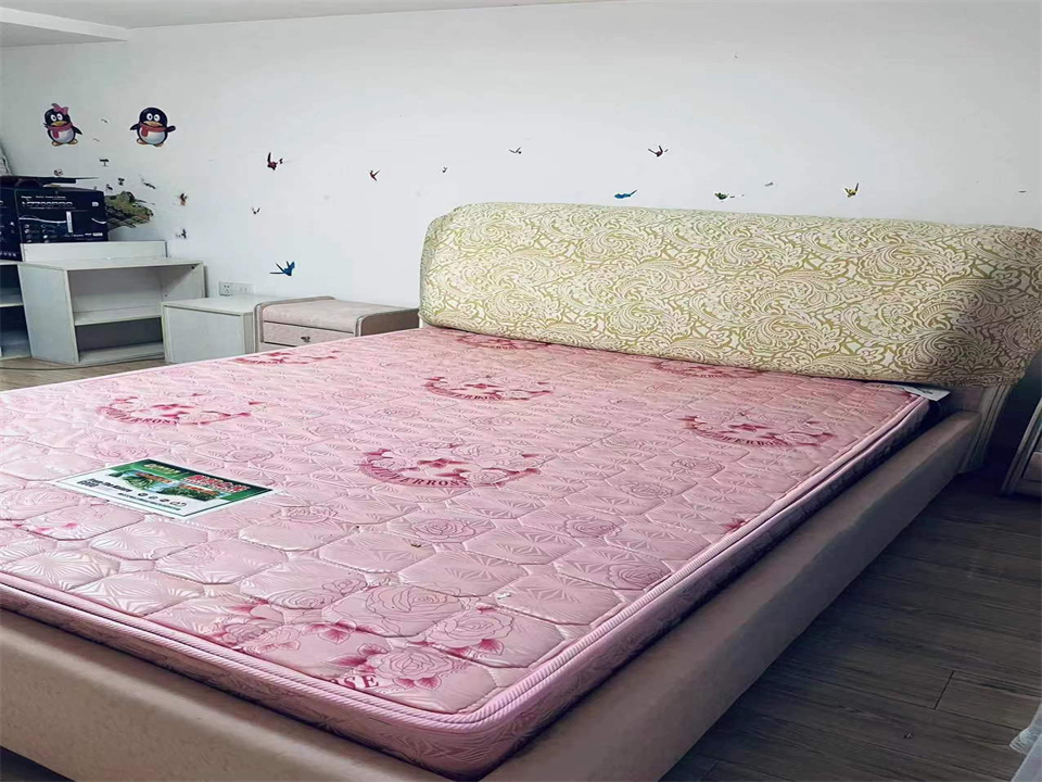 鸿运装饰城 2室1厅1卫 69.5m&sup2;