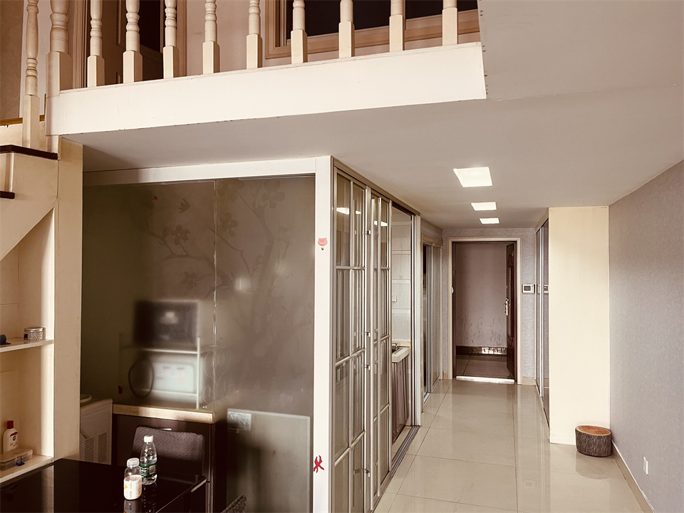 鸿运装饰城 2室1厅1卫 69.5m&sup2;