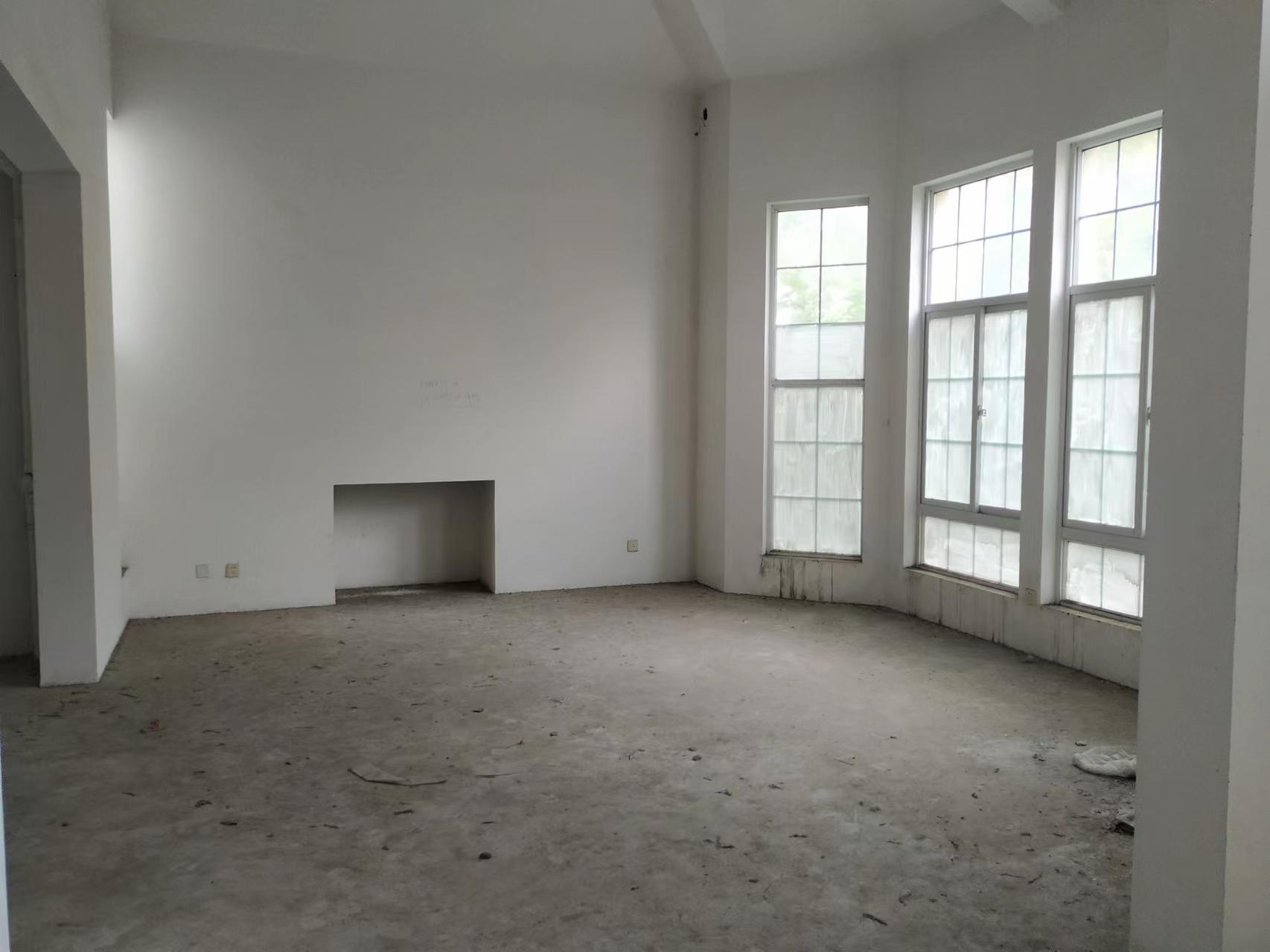 东郊庄园 5室2厅3卫 340m²