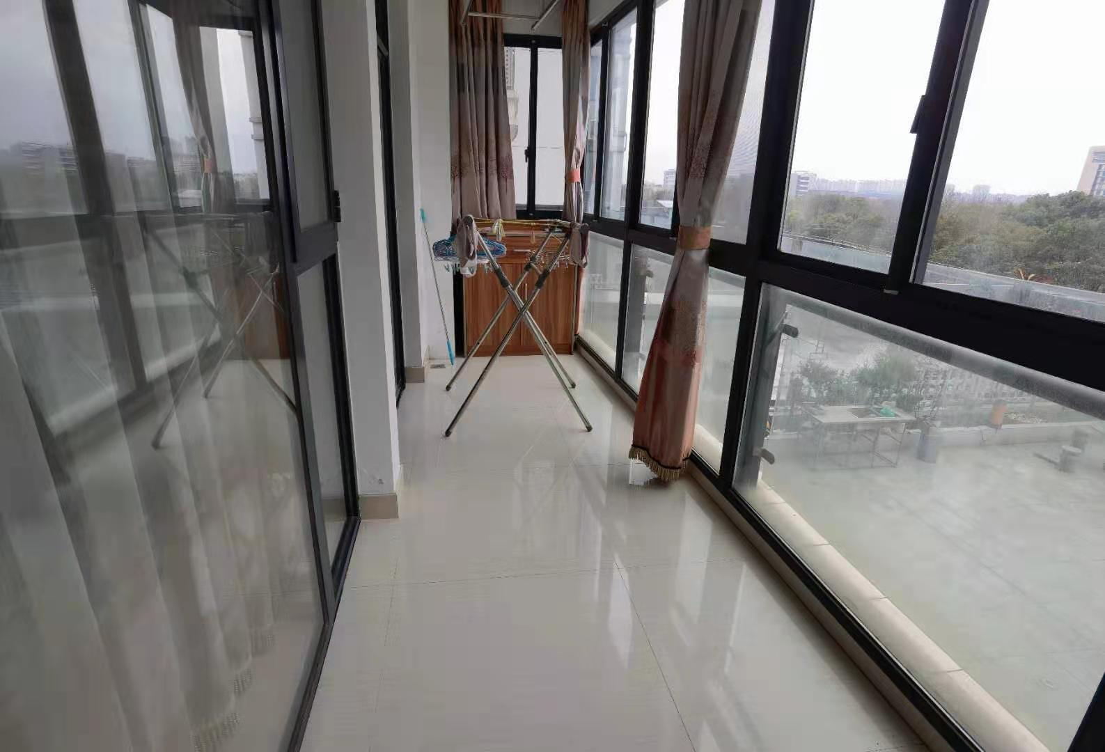 中南世纪城北区 3室2厅2卫 148m&sup2;