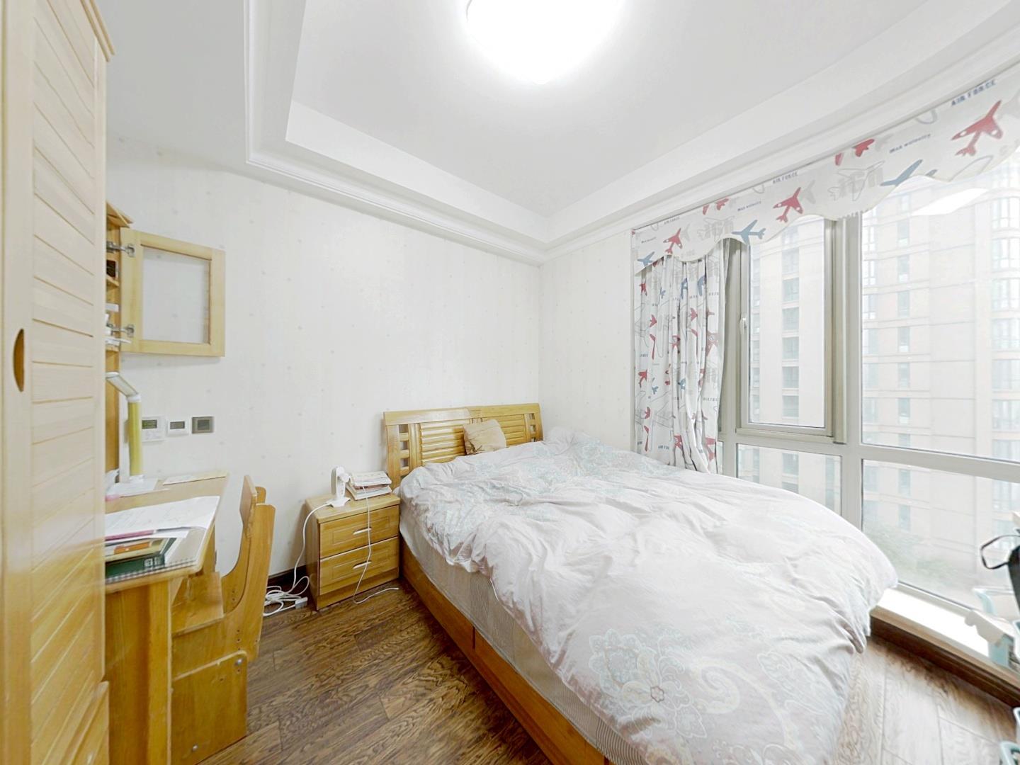 绿城玉兰公寓 4室2厅2卫 183.00m²