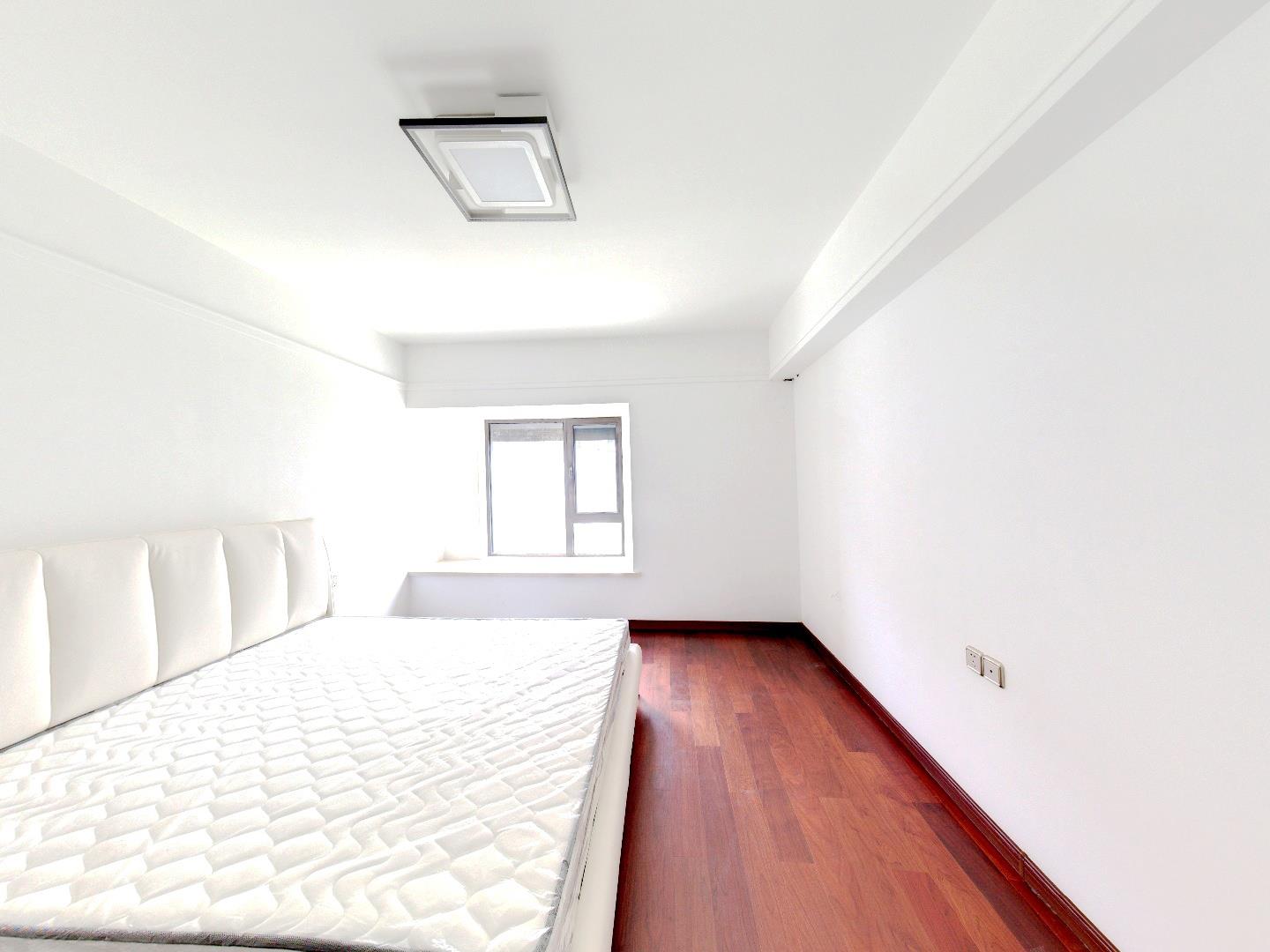 万科白鹭郡 3室2厅2卫 123.00m&sup2;