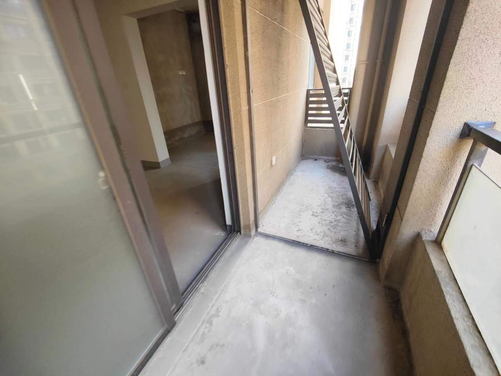 南通橡树湾 5室2厅3卫 253.72m&sup2;