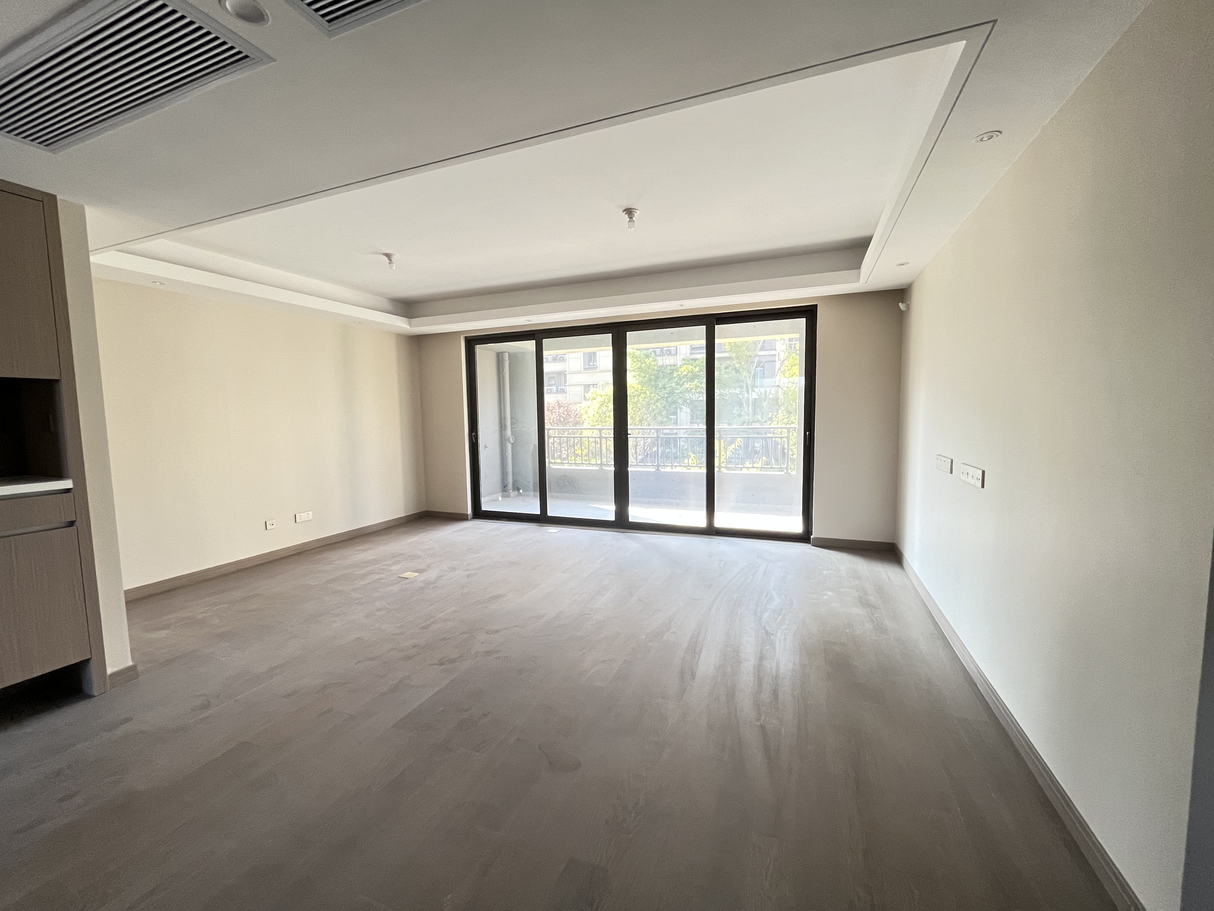 静海府 3室2厅2卫 129.33m²
